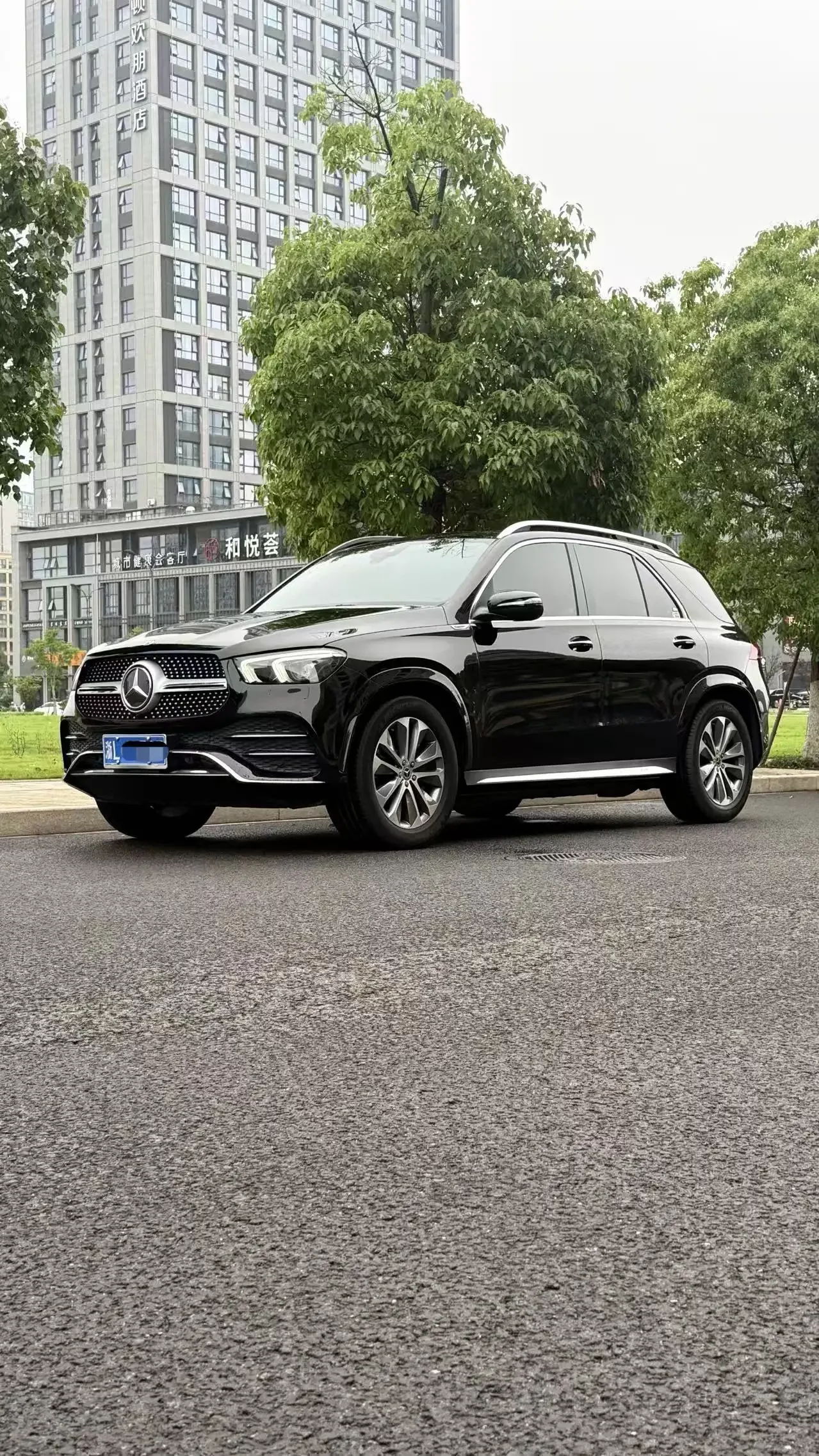 Mercedes-Benz GLE (Imported)