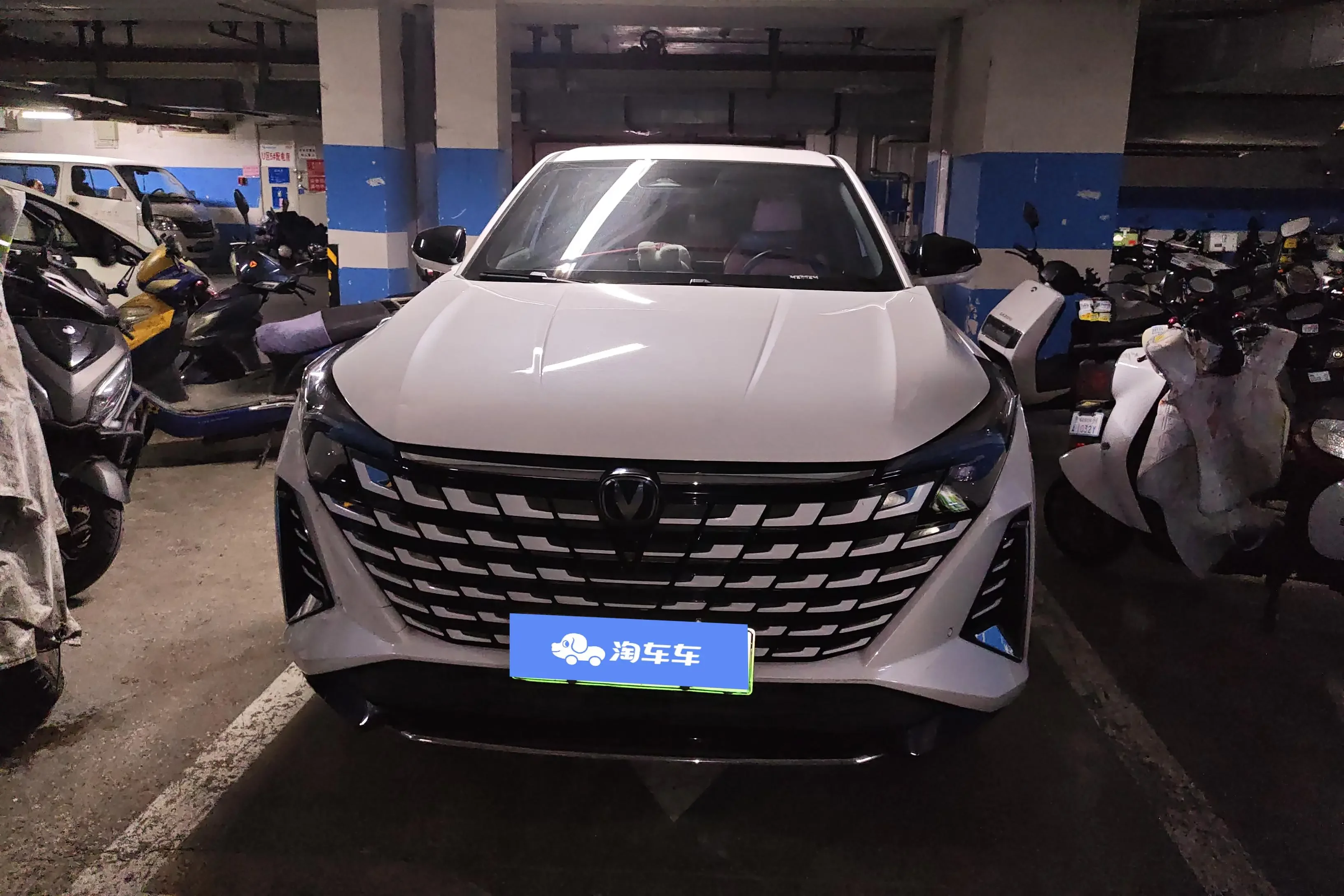 Changan UNI-Z PHEV  из Китая