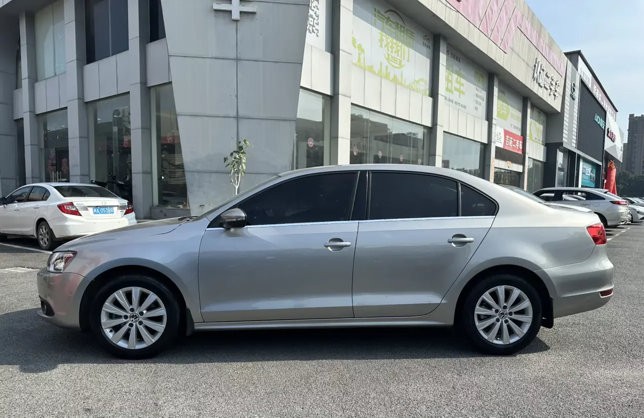 Volkswagen Sagitar