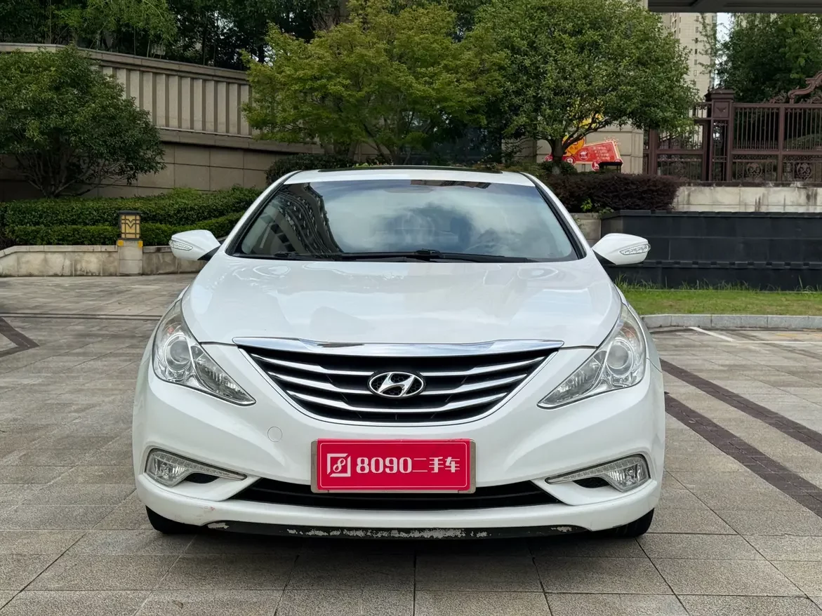 Hyundai sonata eight
