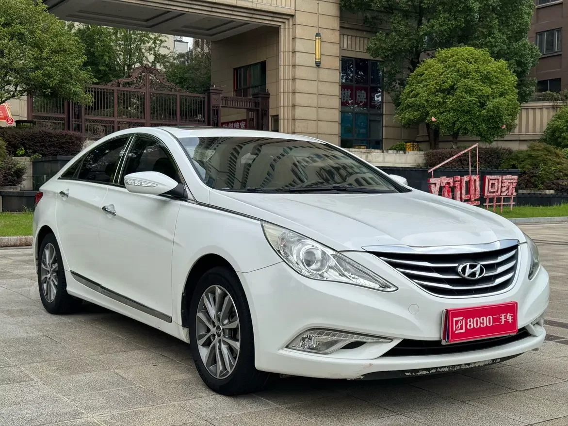 Hyundai sonata eight