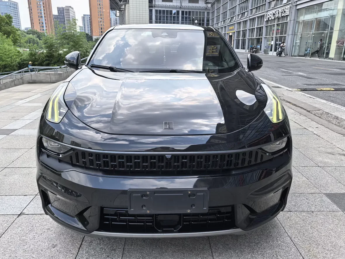 Lynk & Co 05