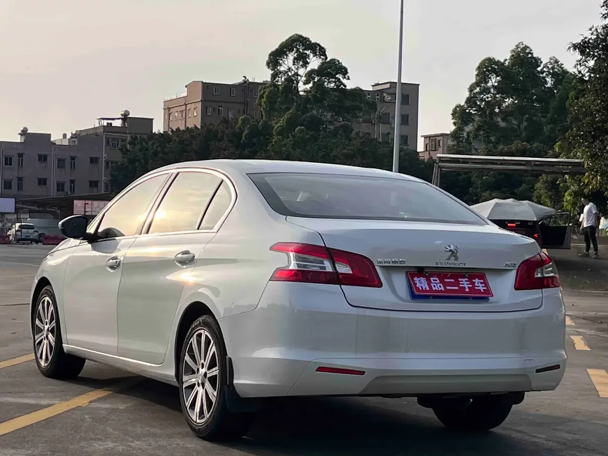 Peugeot 408