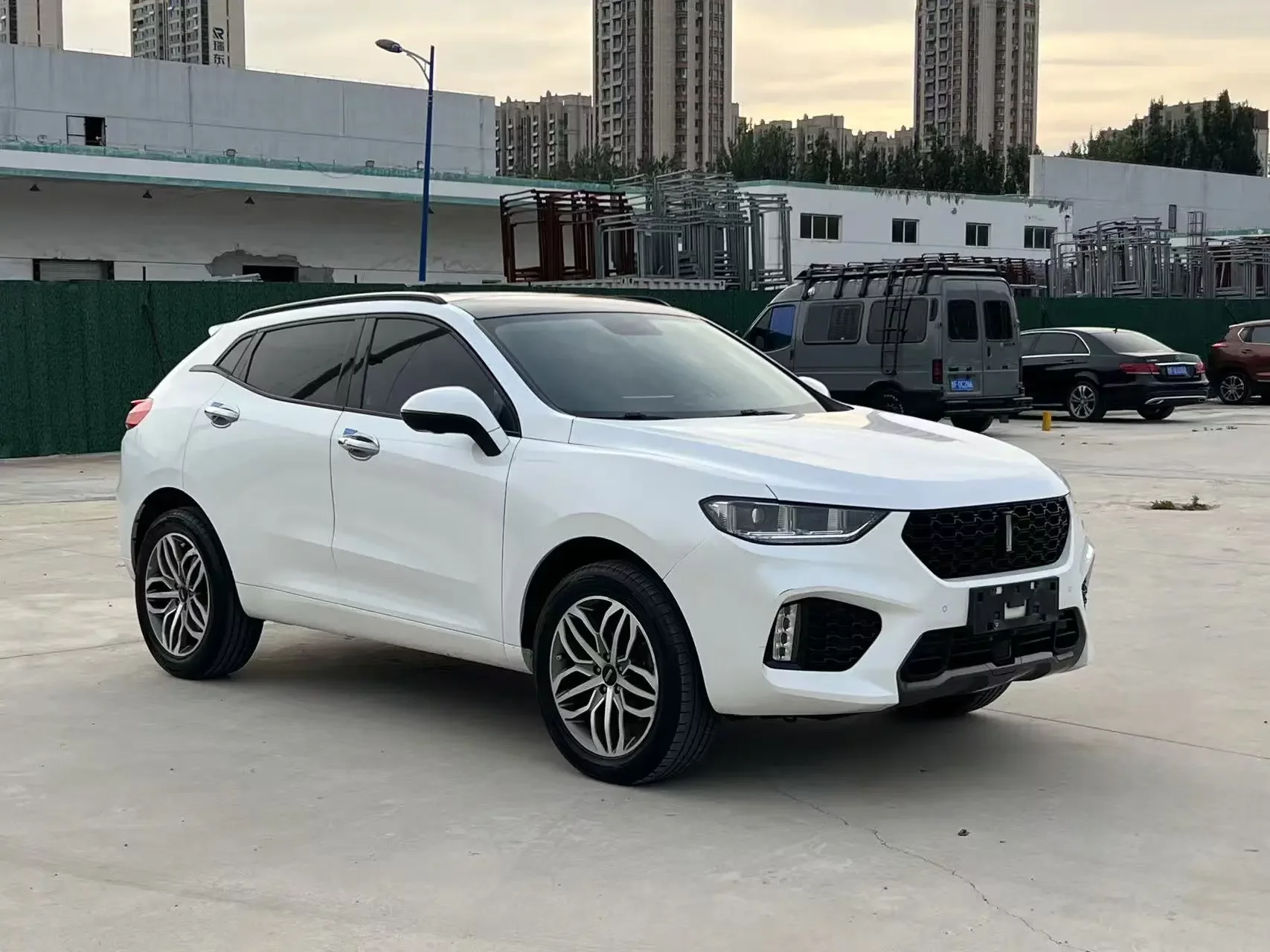 Wey Wei brand VV5