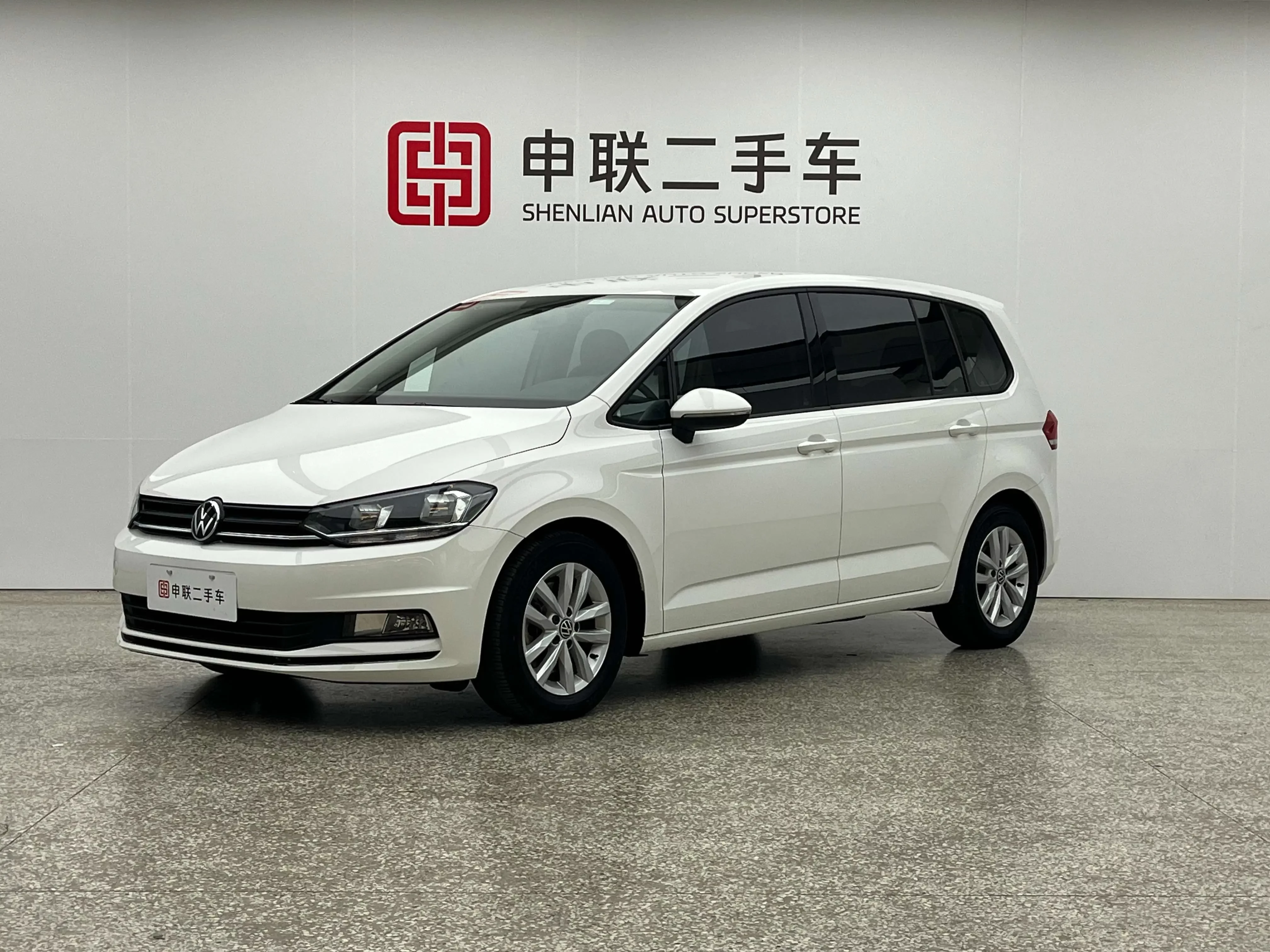 Volkswagen Touran L  из Китая