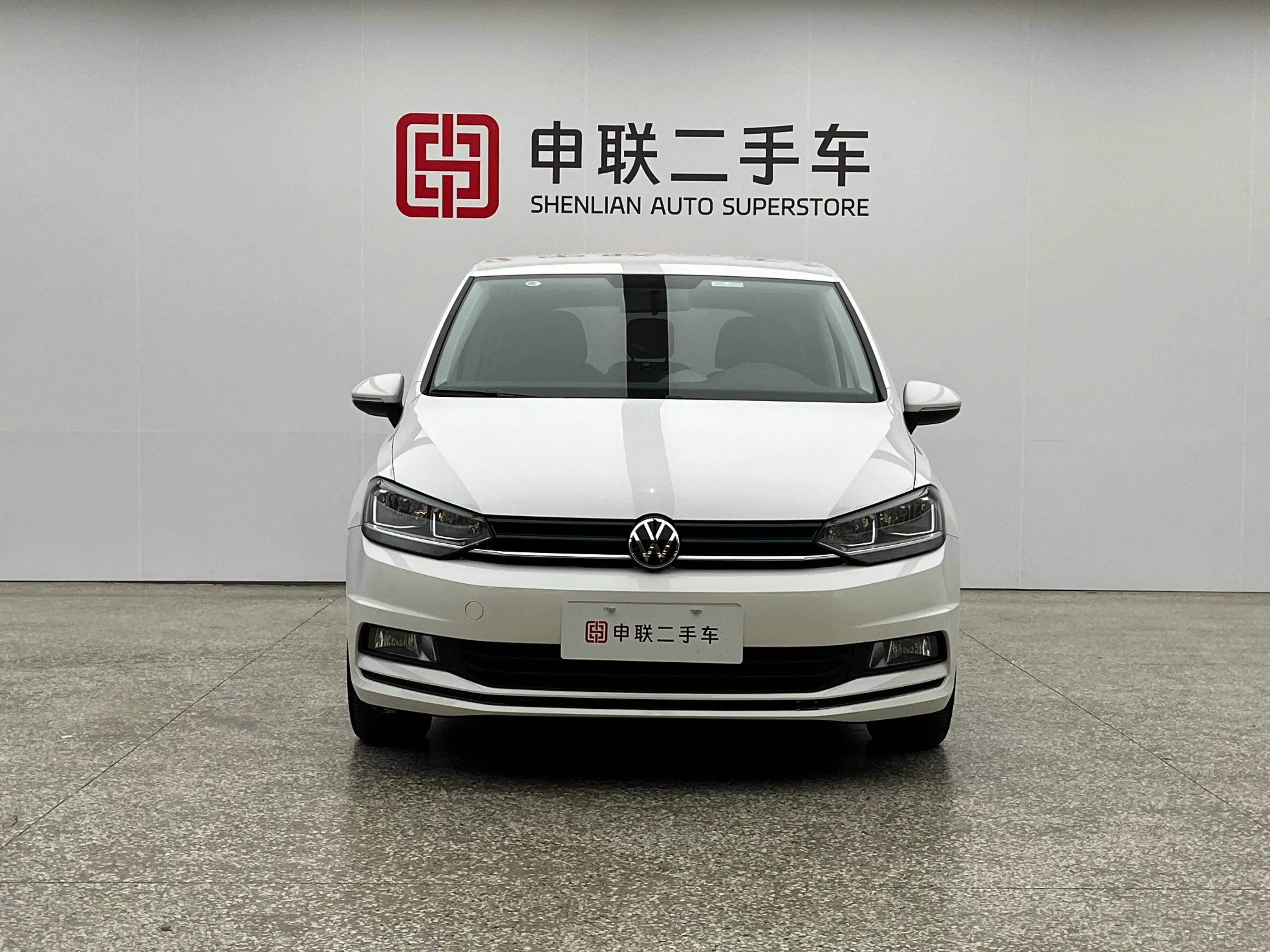 Volkswagen Touran L  из Китая