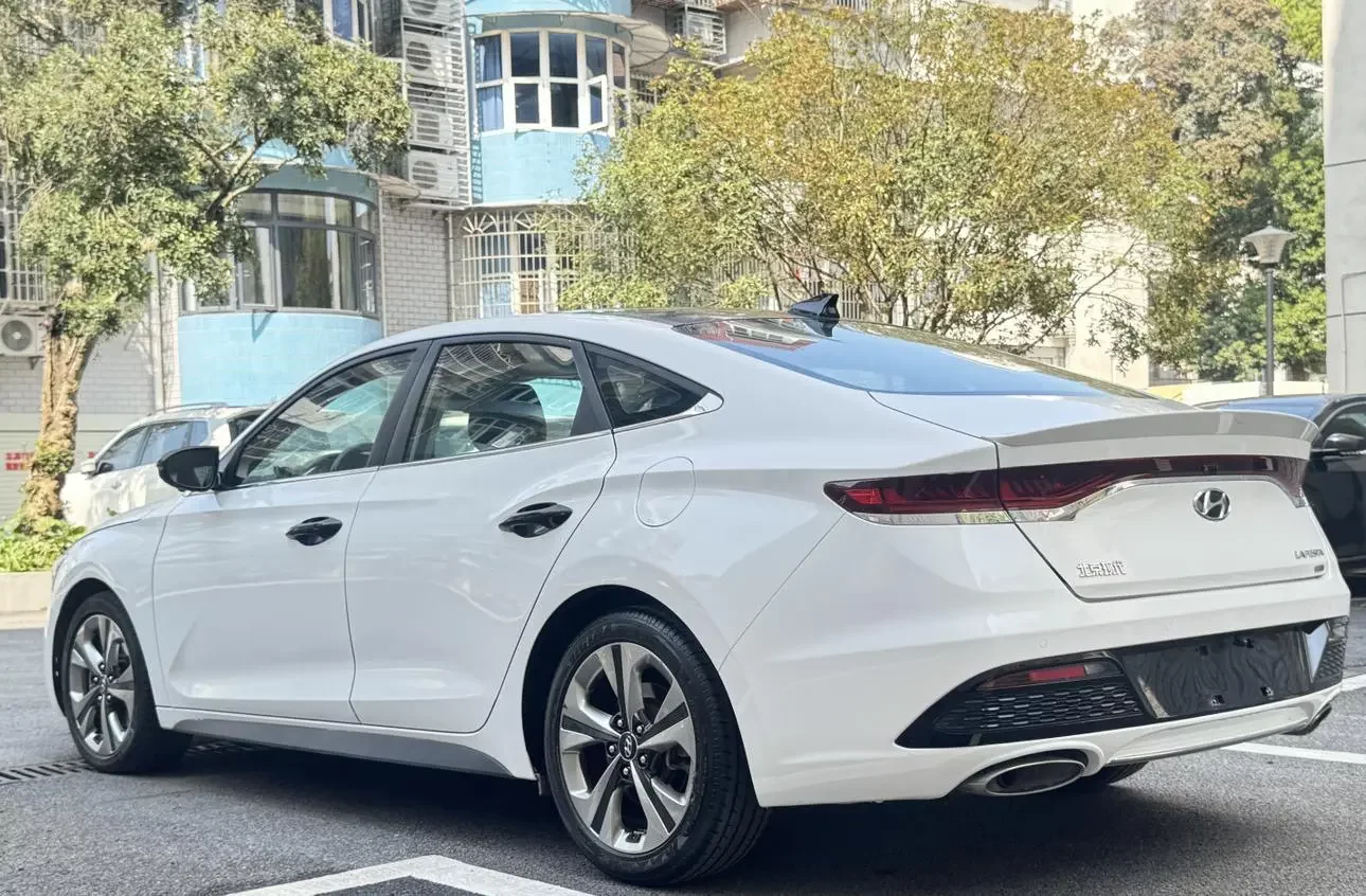 Hyundai Lafesta