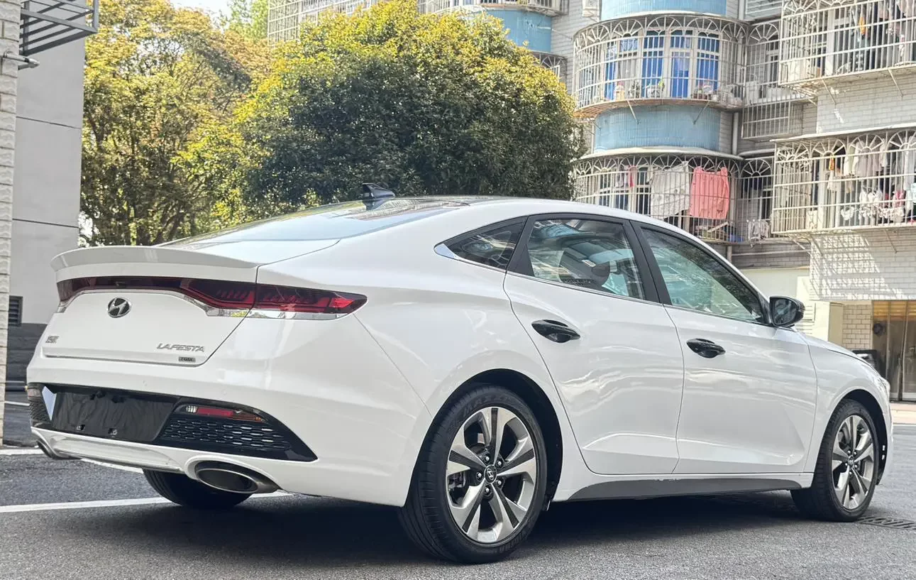 Hyundai Lafesta