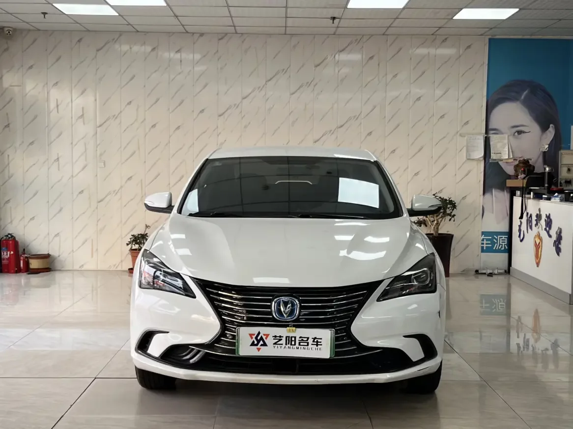Changan Eado EV  из Китая
