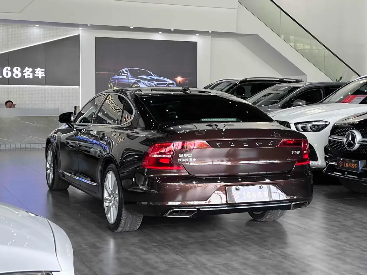 Volvo S90
