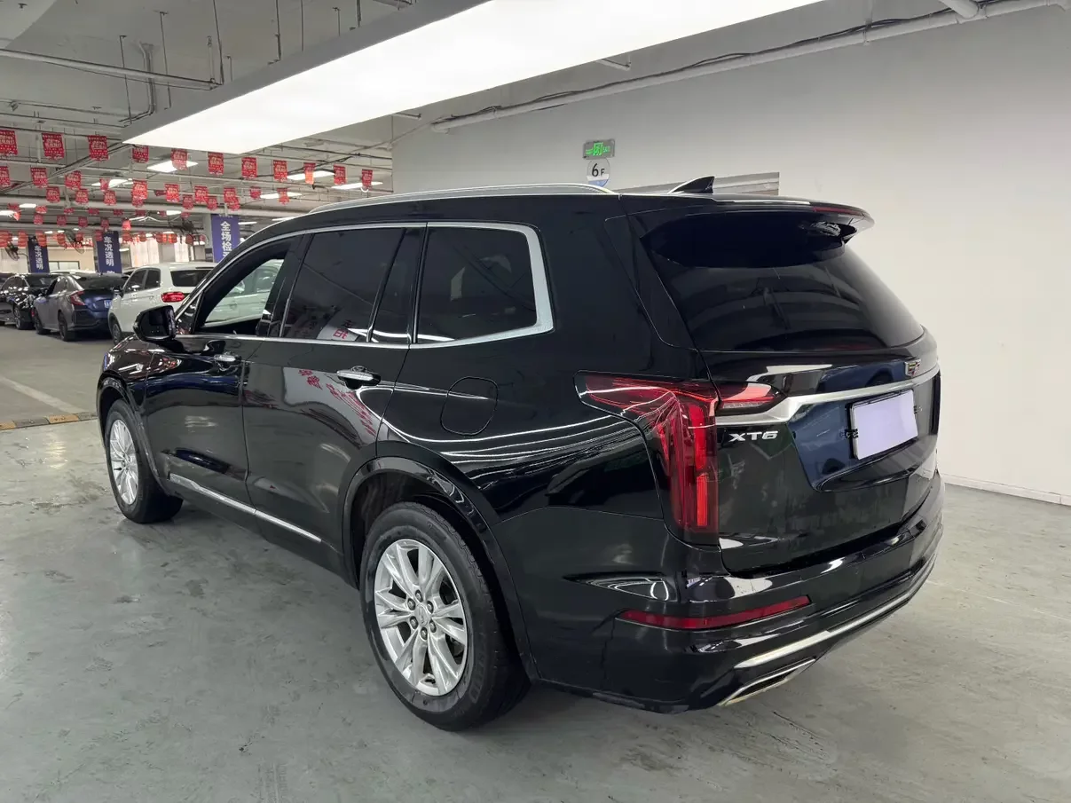 Cadillac XT6