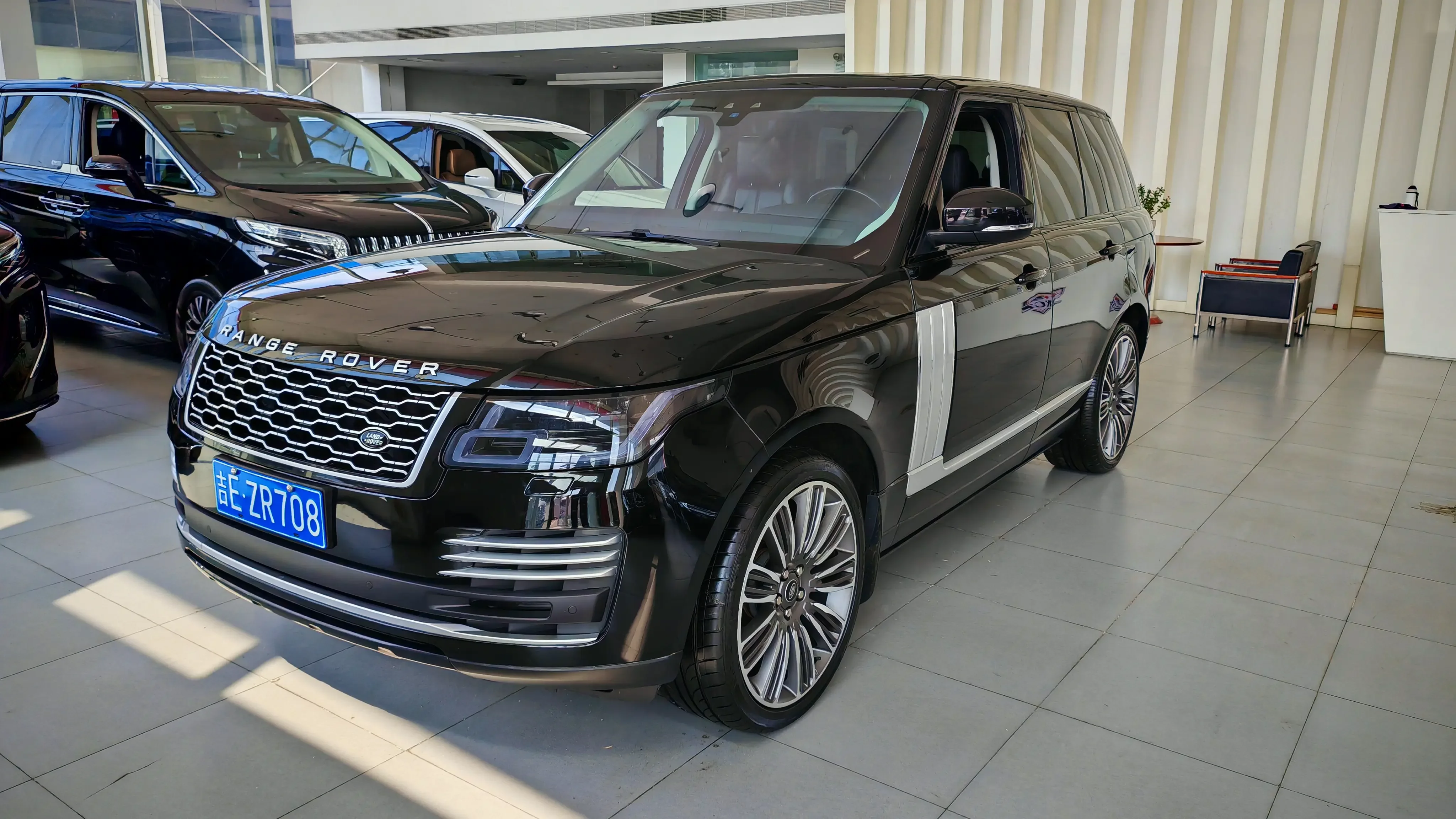 Land Rover range rover