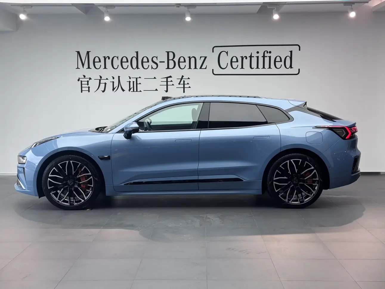 ZEEKR 001