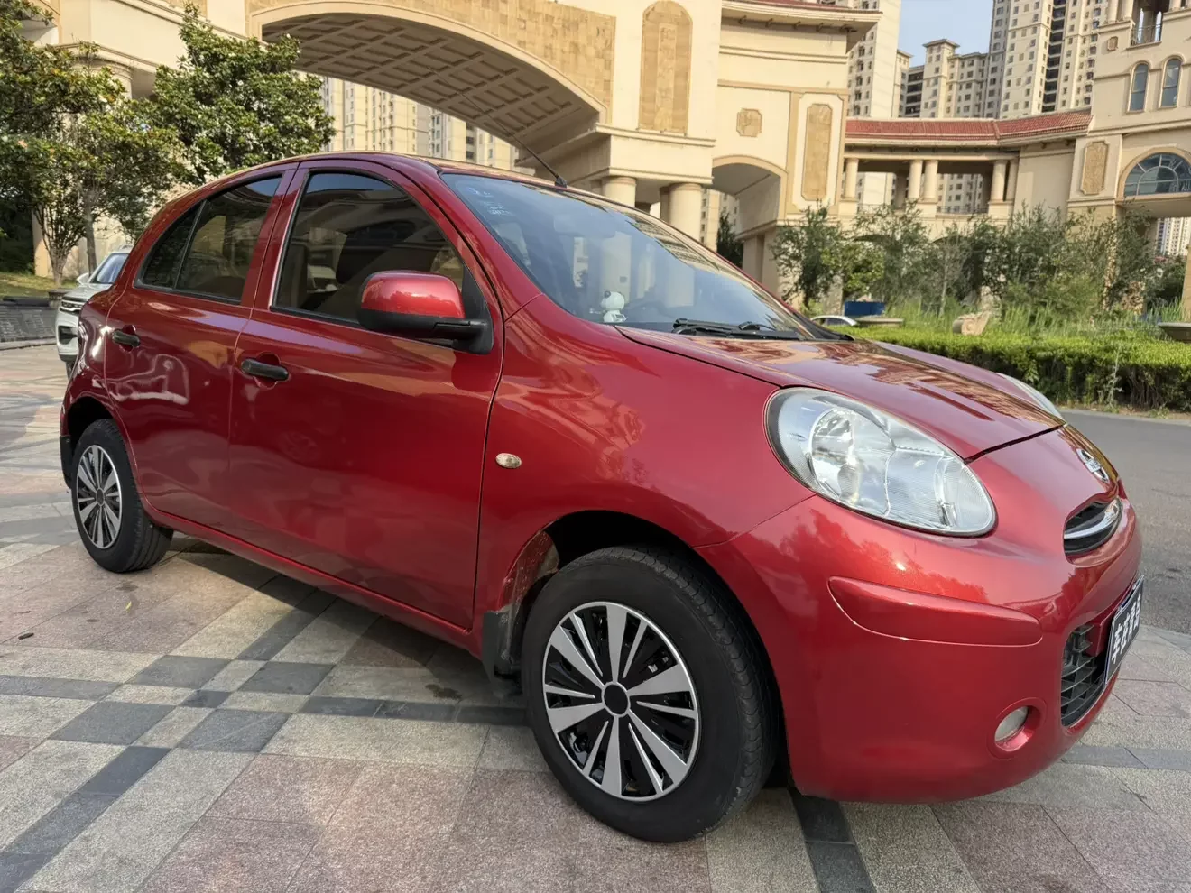 Nissan March