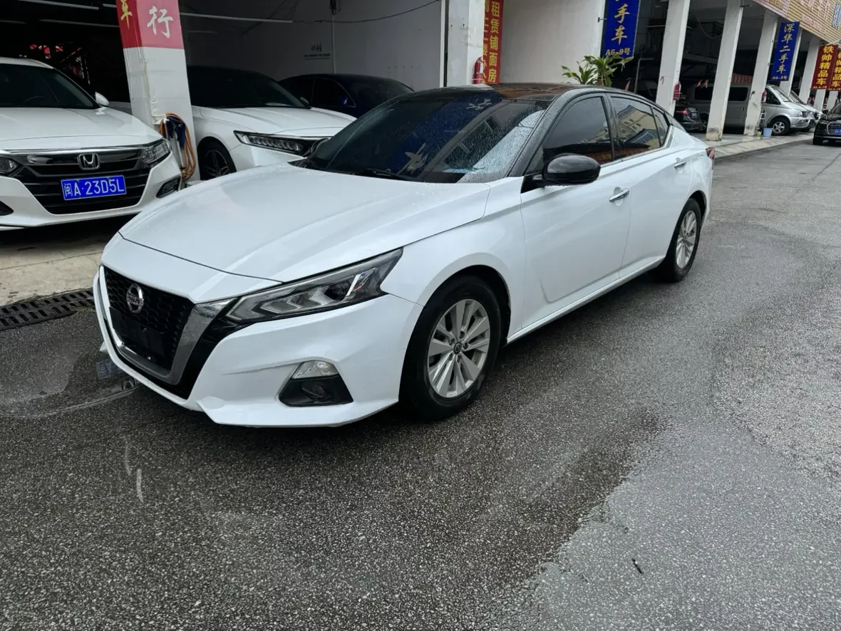 Nissan Altima