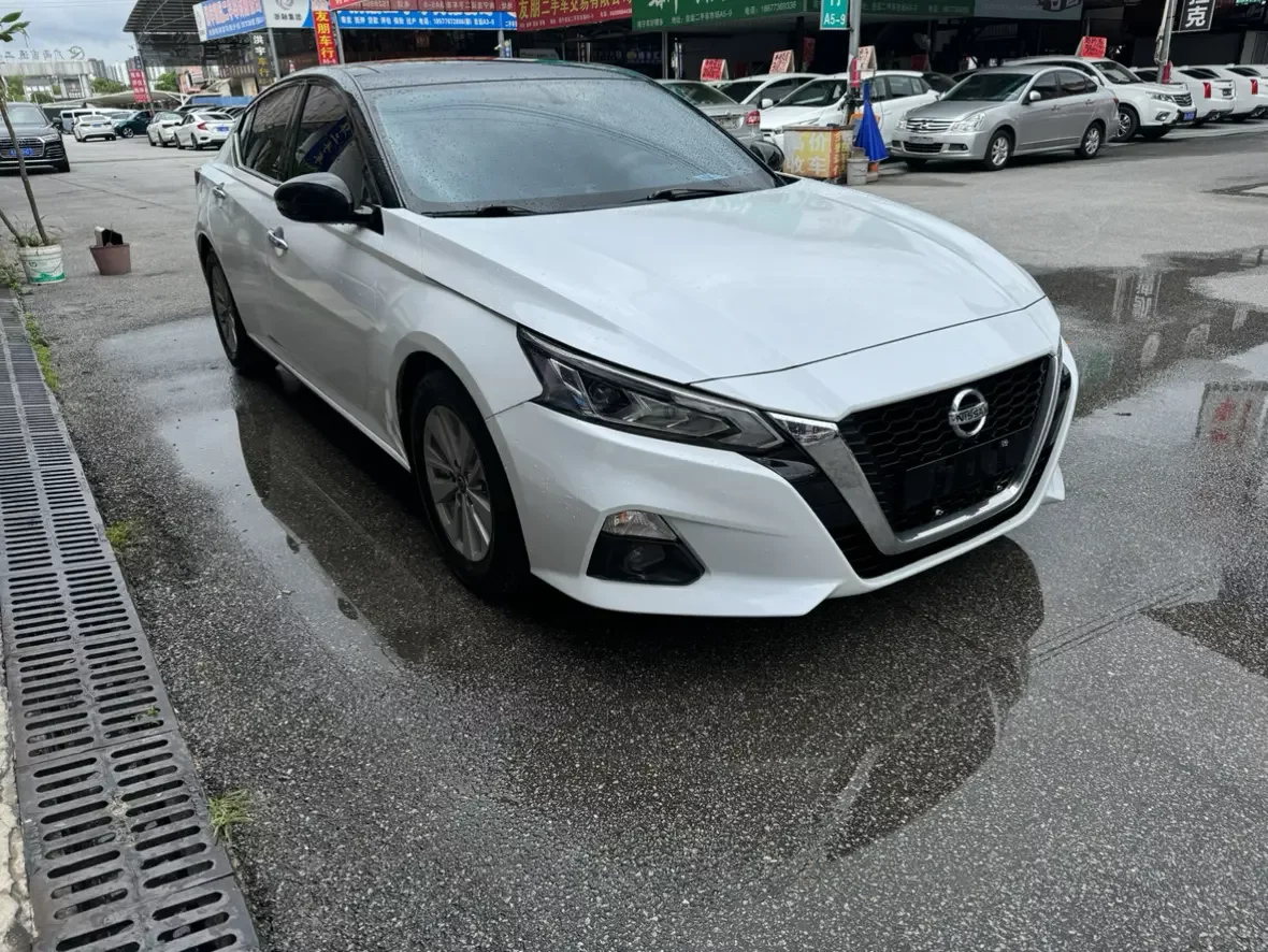Nissan Altima