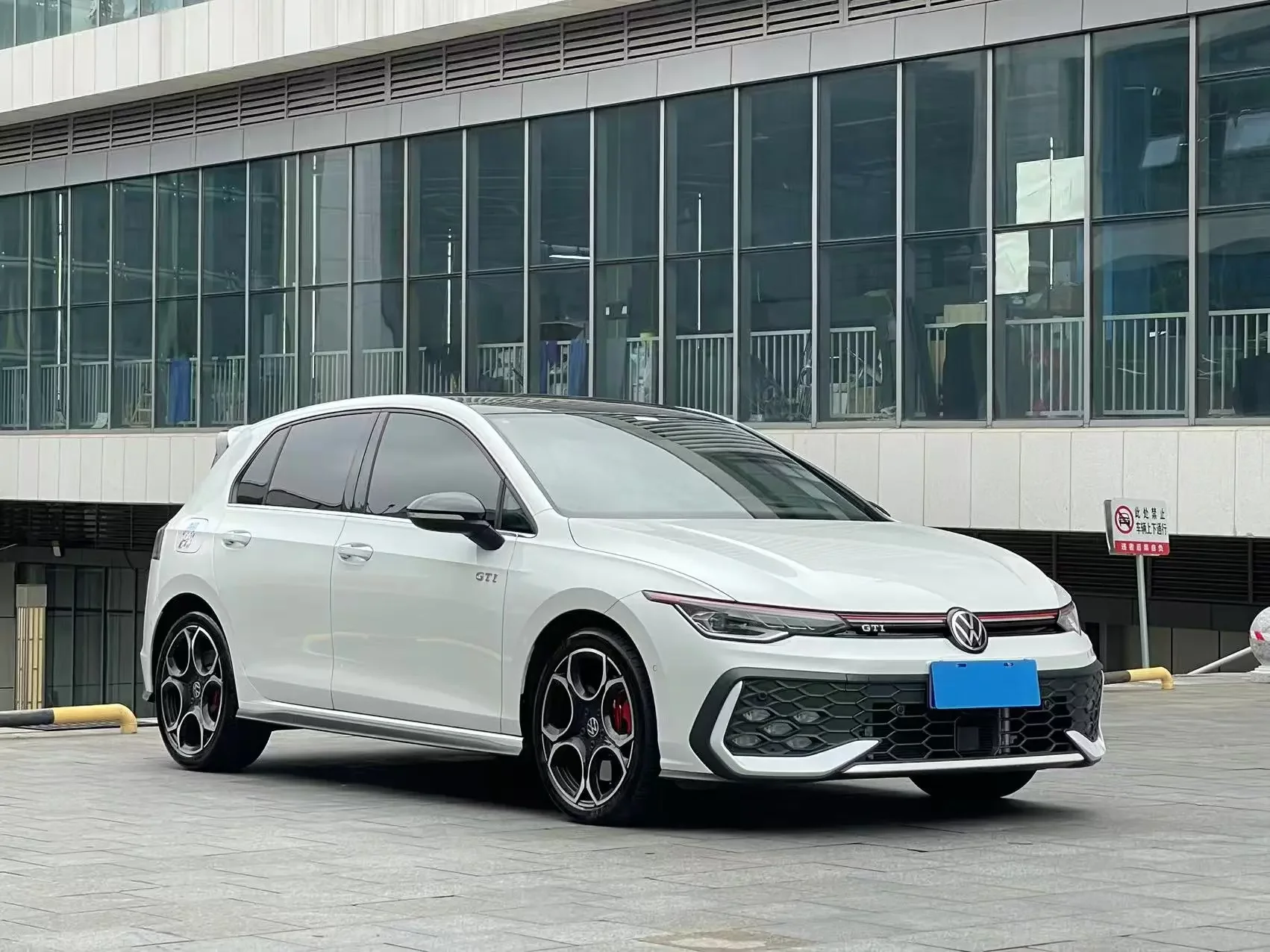 Volkswagen Golf GTI