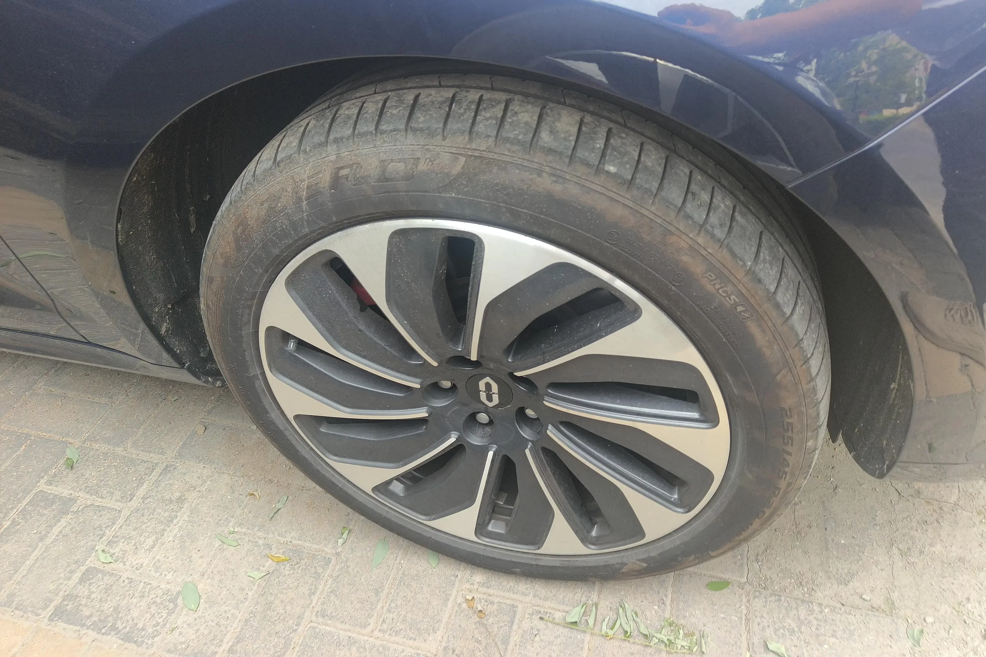 AITO M5
