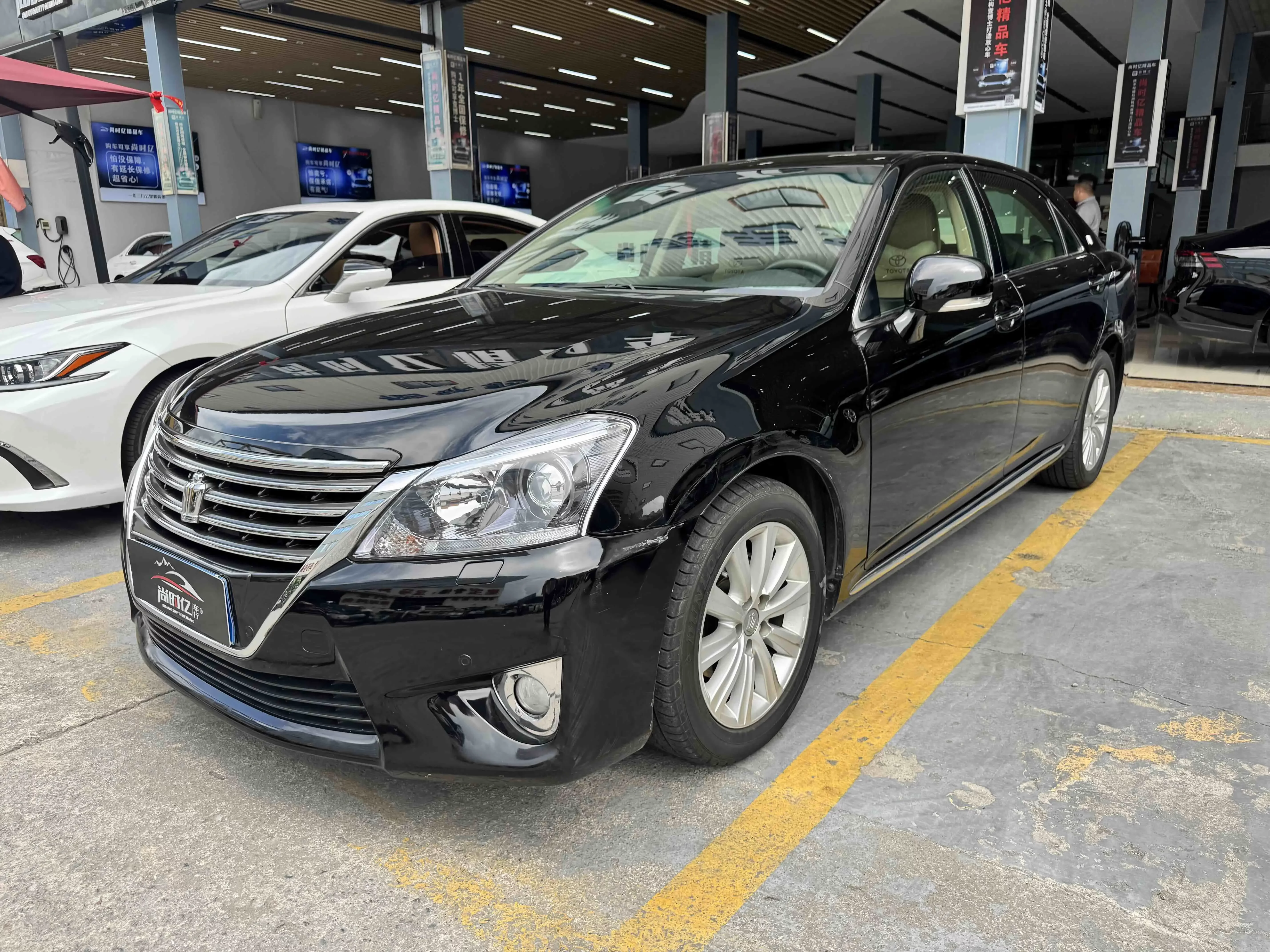 Toyota crown