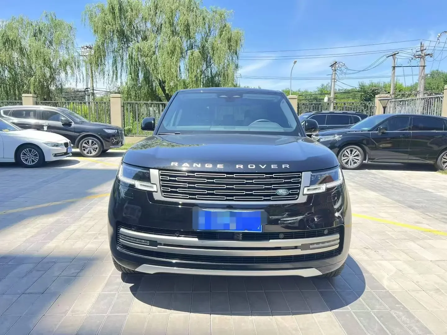 Land Rover range rover
