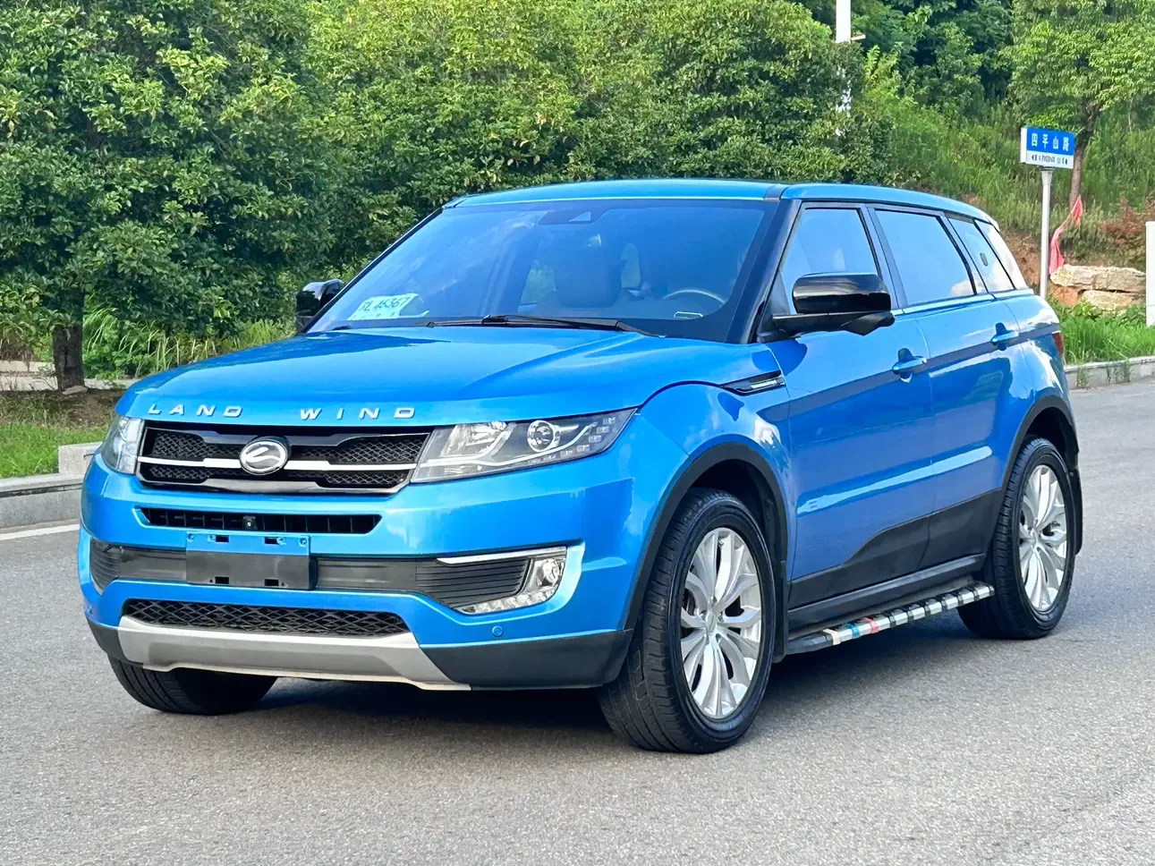 Lu Feng Landwind X7