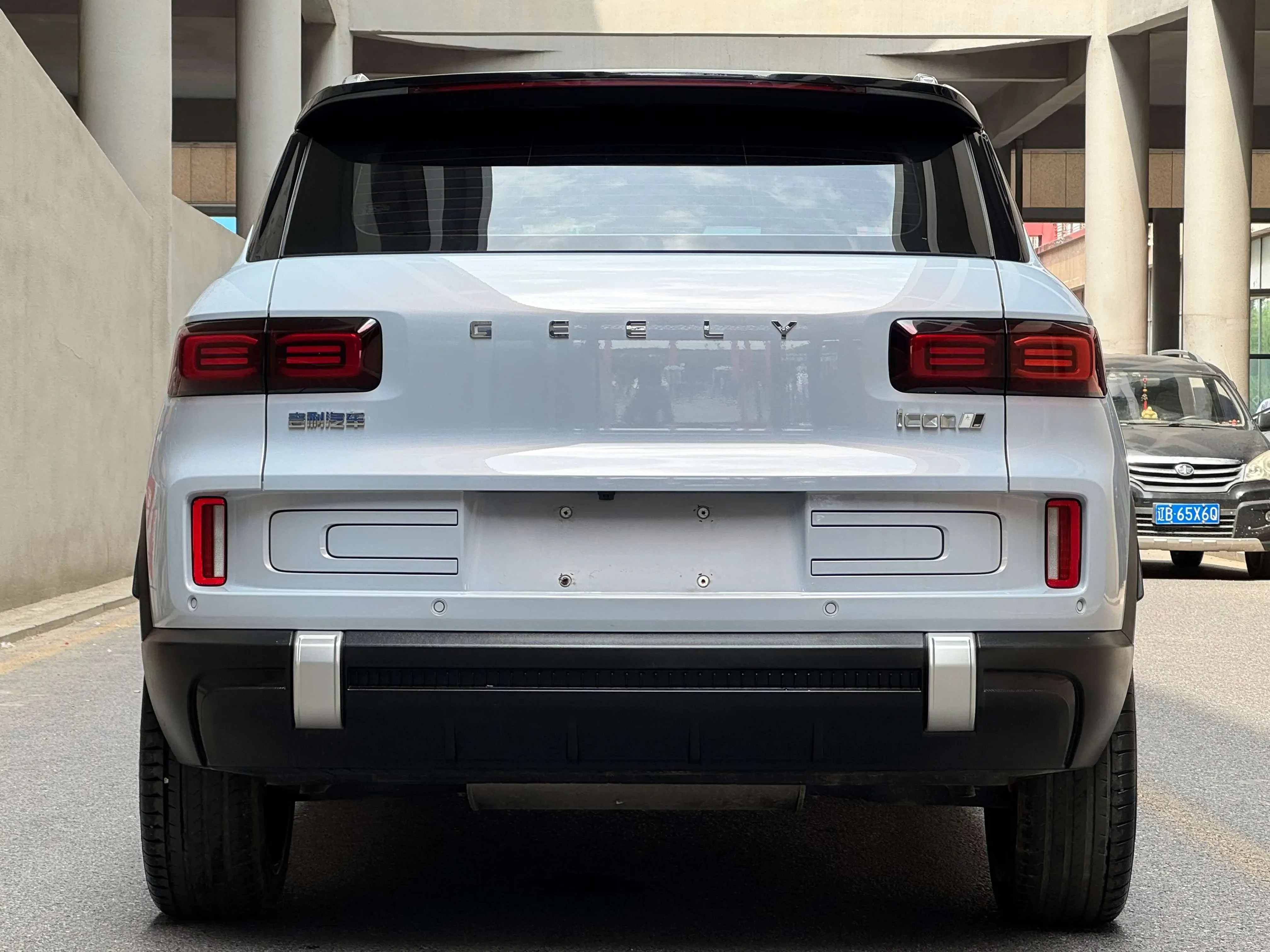 Geely ICON