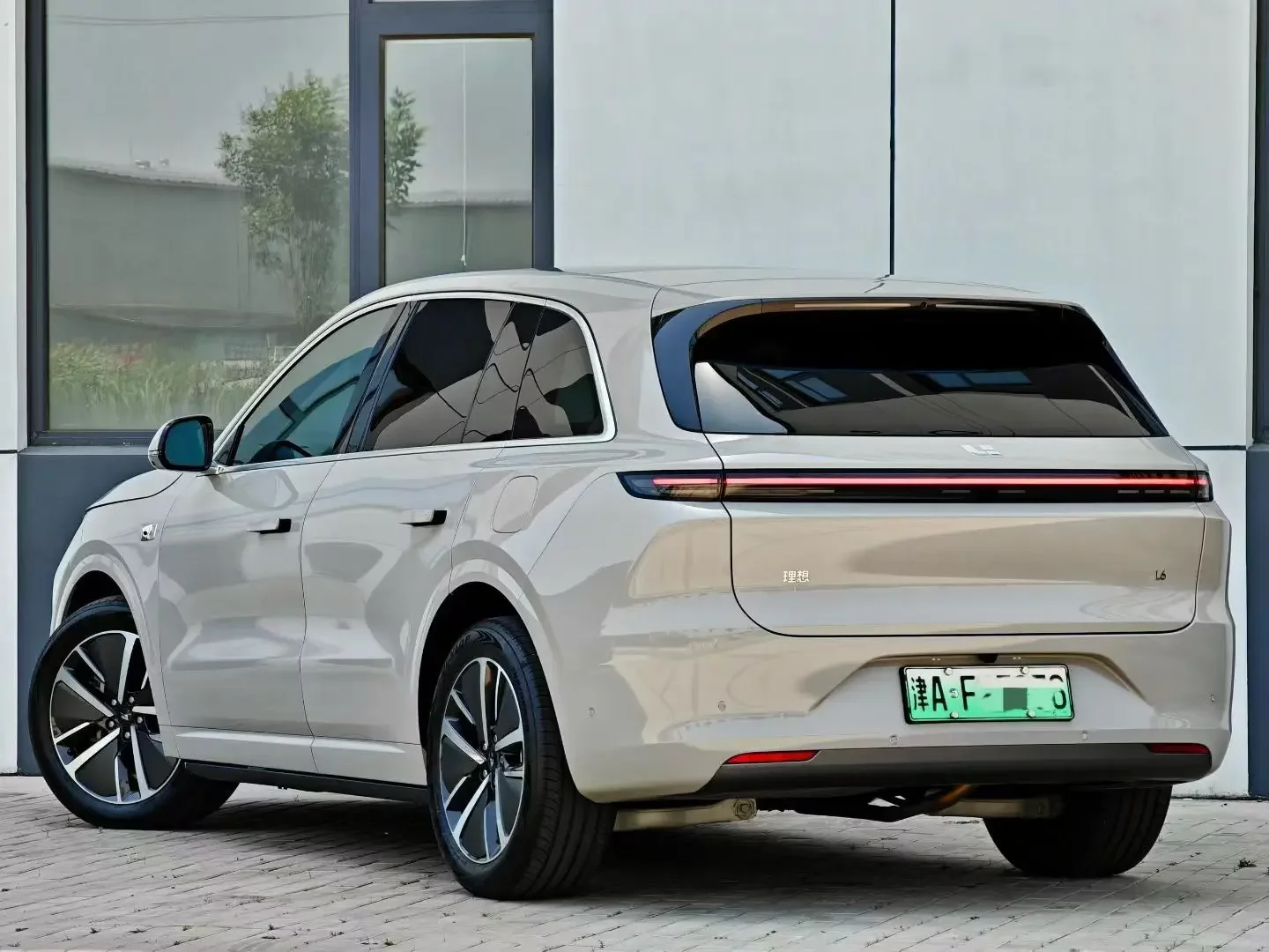 Lixiang L6