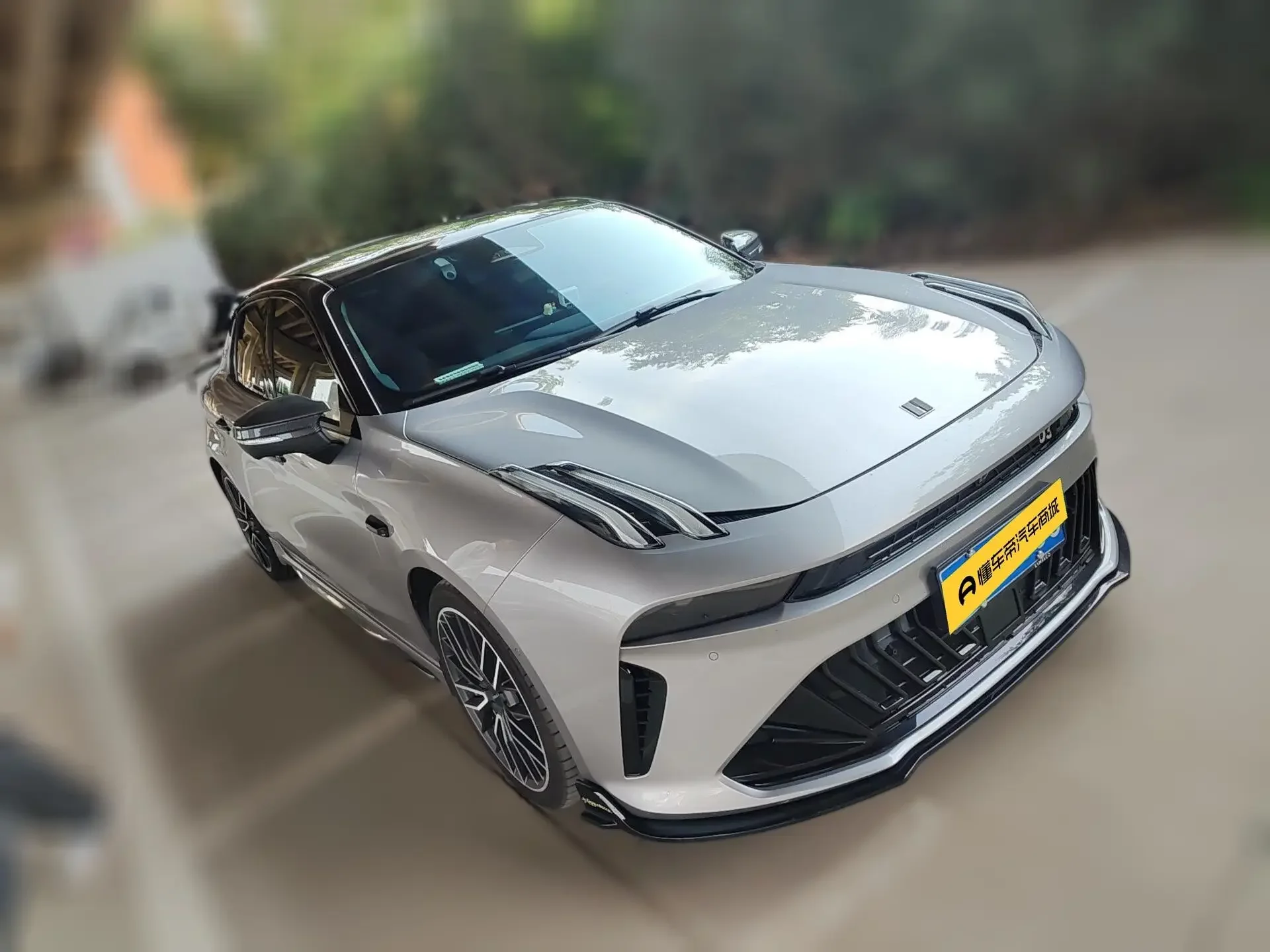 Lynk & Co 03