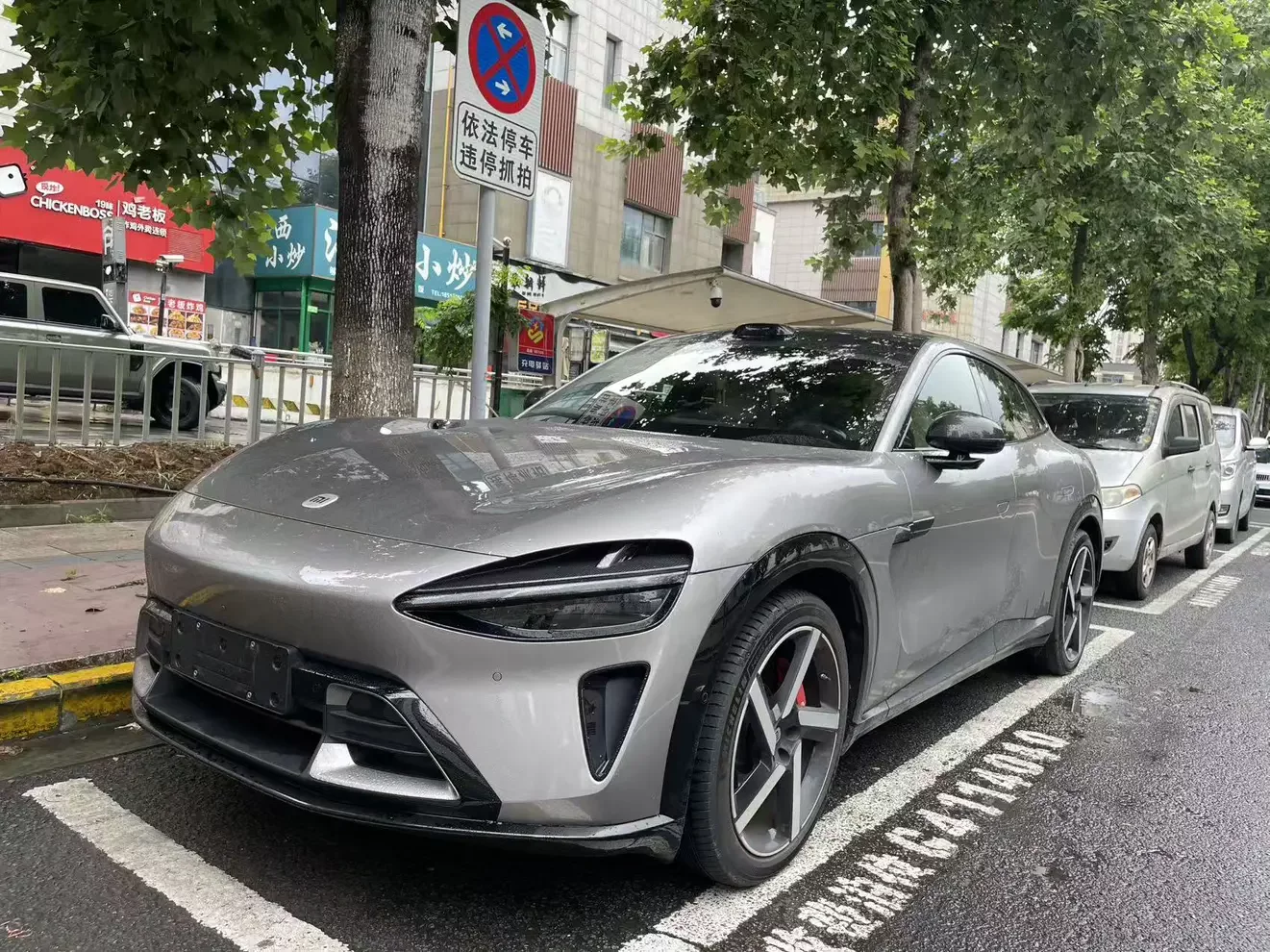 Xiaomi car Xiaomi YU7  из Китая