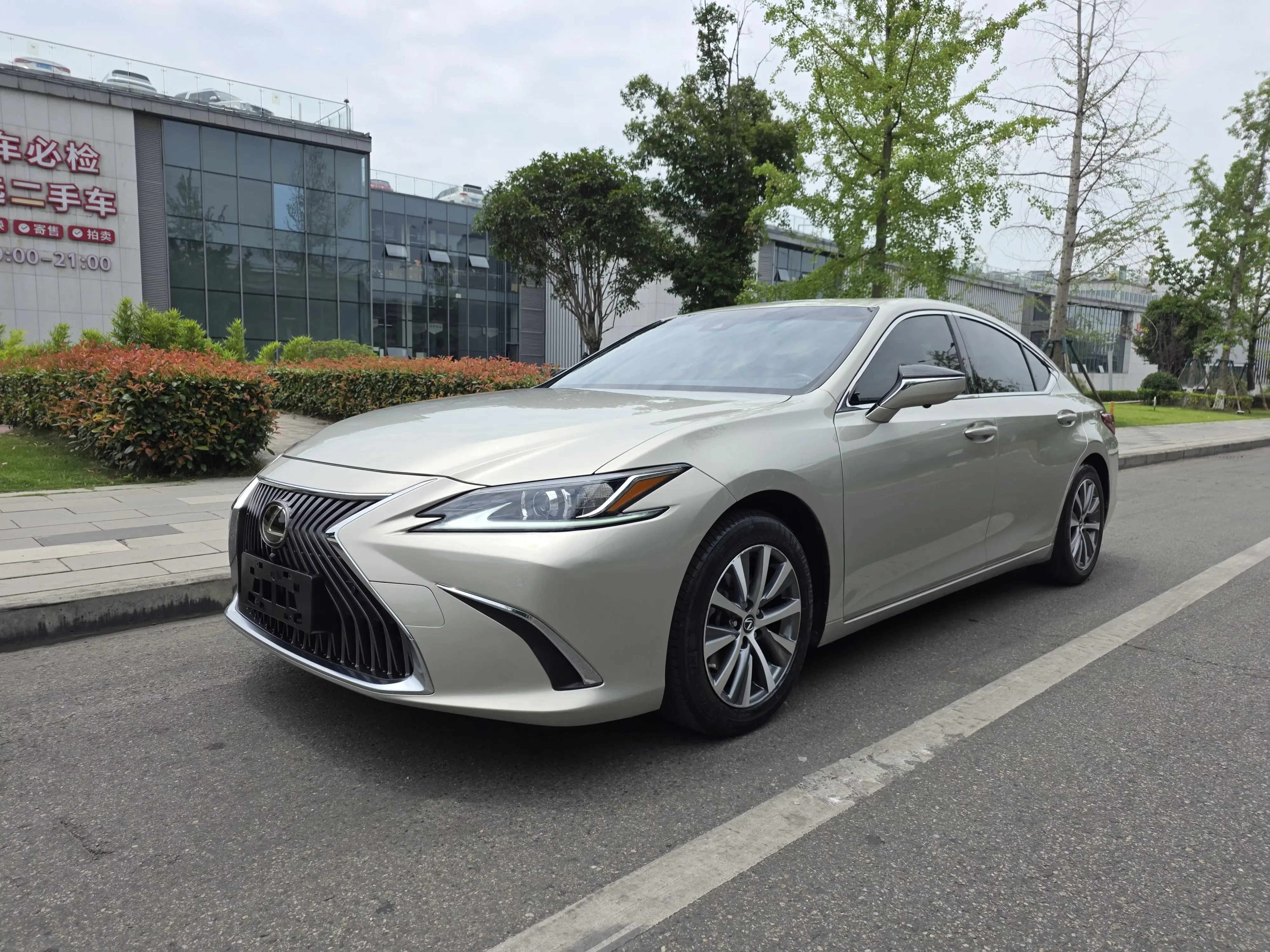 Lexus ES