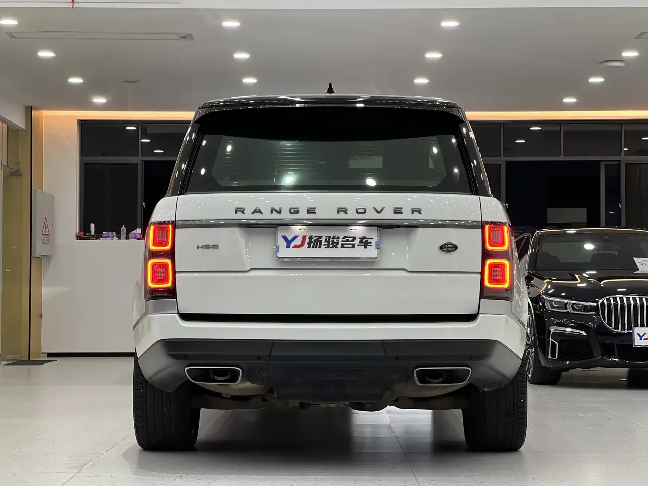 Land Rover range rover