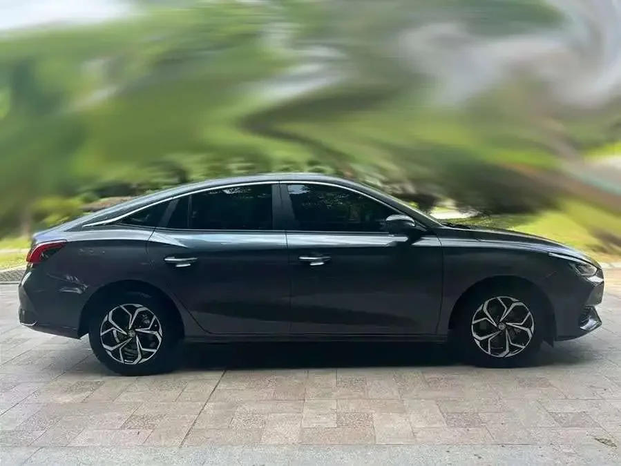 MG 5