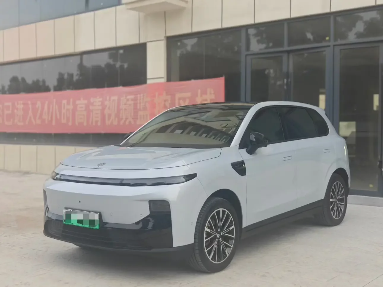 Leapmotor B10