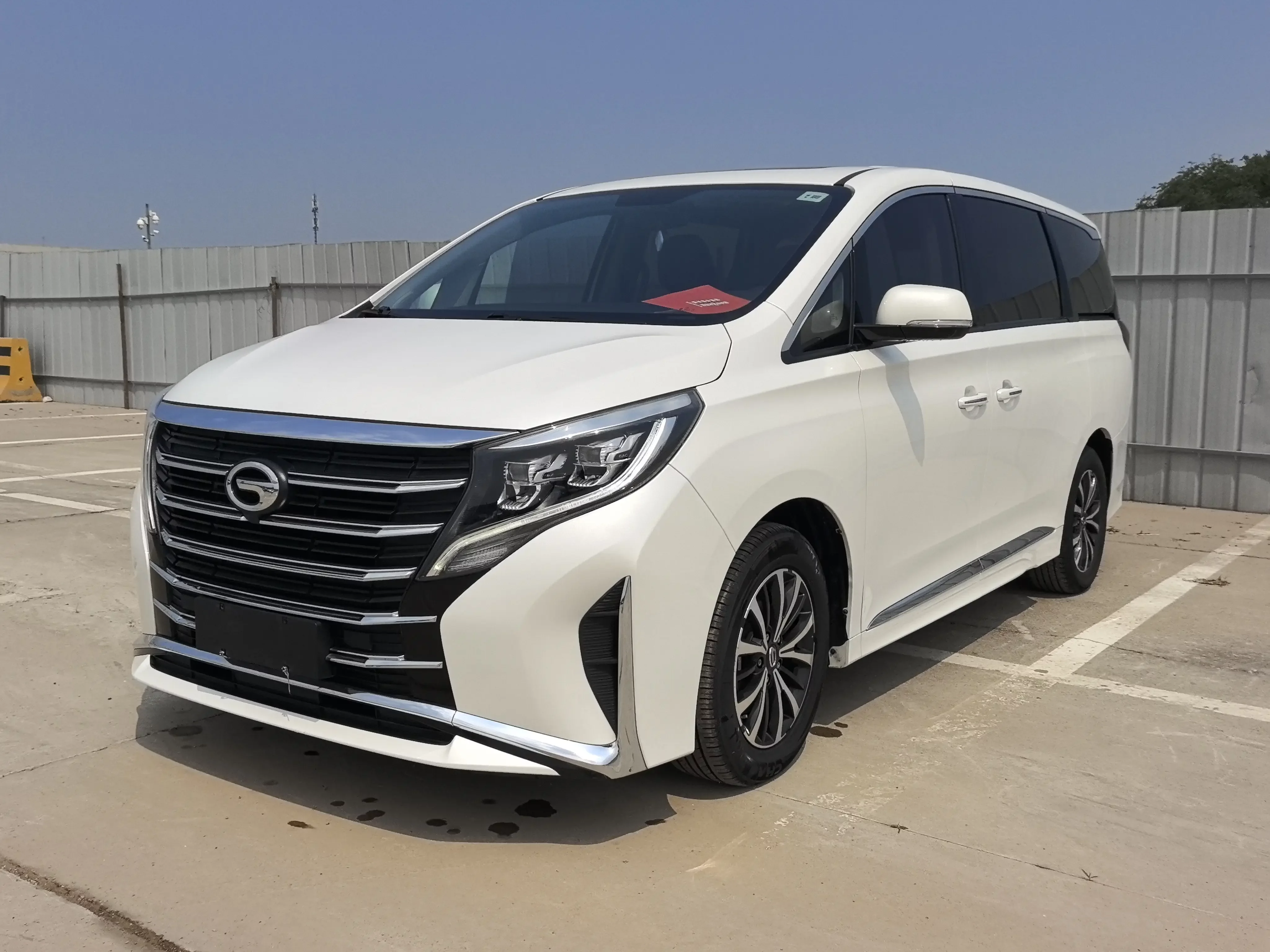 GAC Trumpchi M8  из Китая