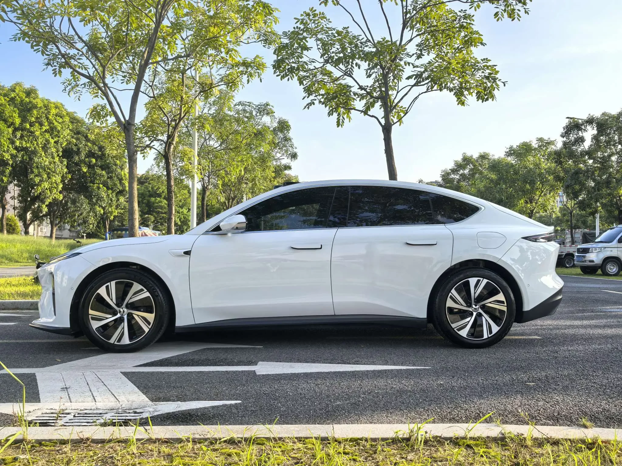 NIO ET5