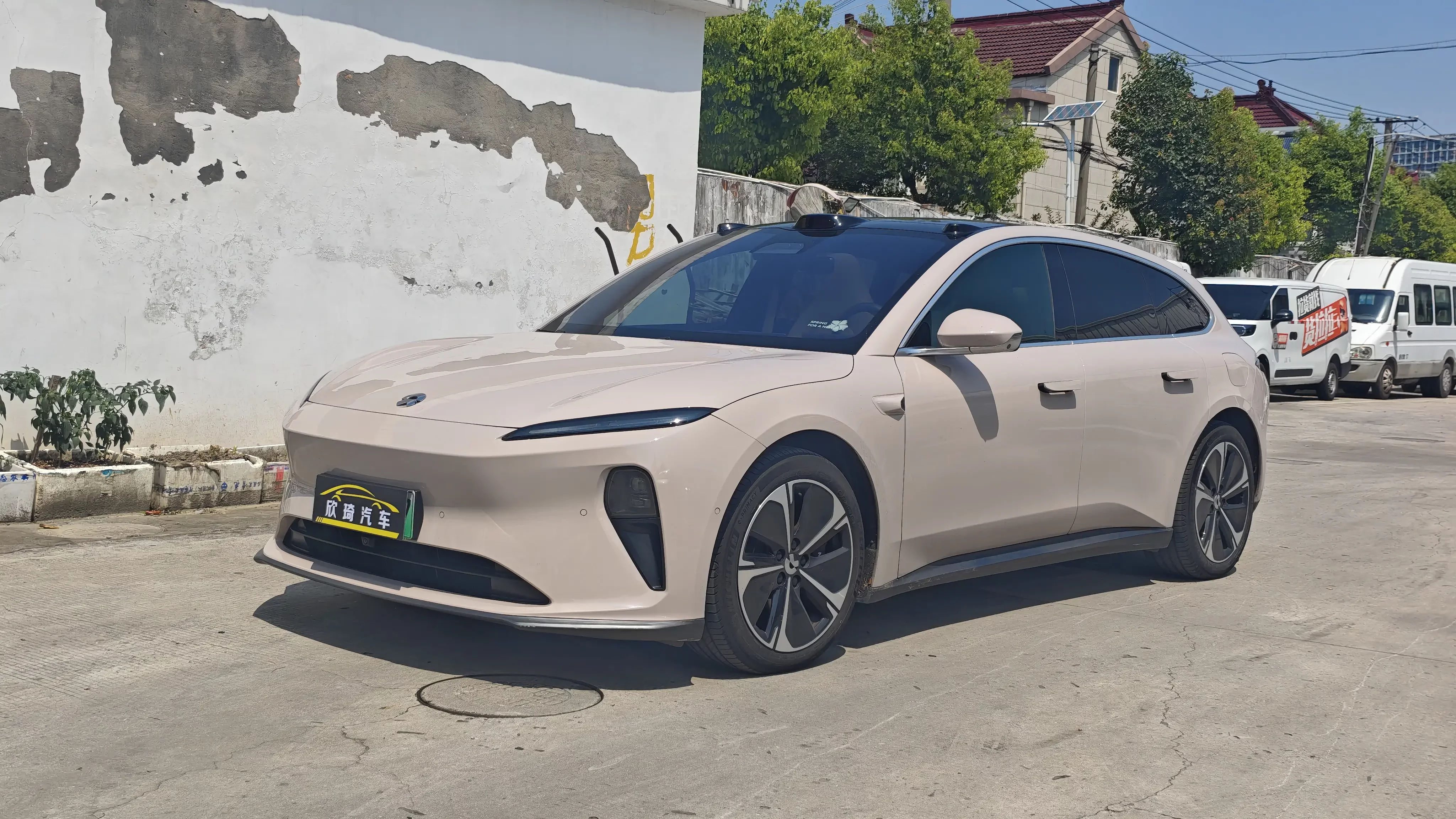 NIO ET5T  из Китая