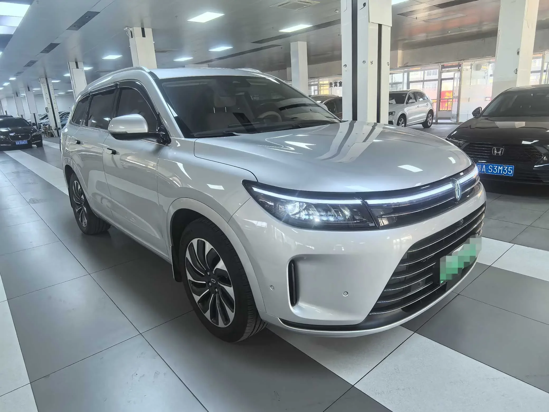 AITO M7