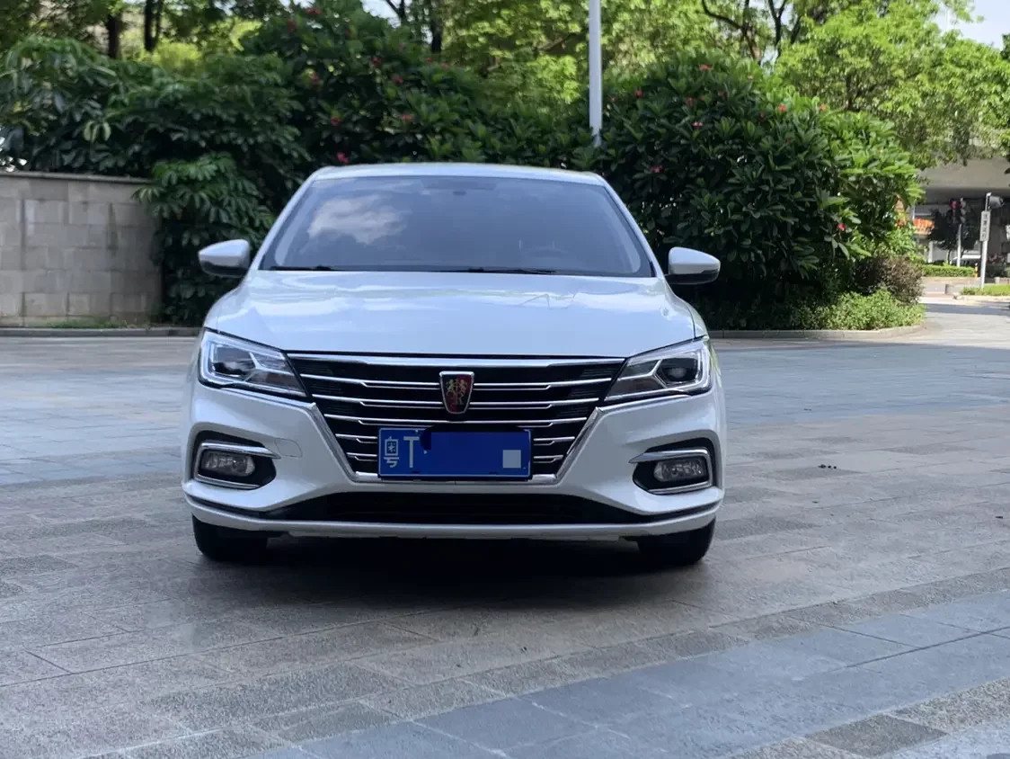 Roewe i5