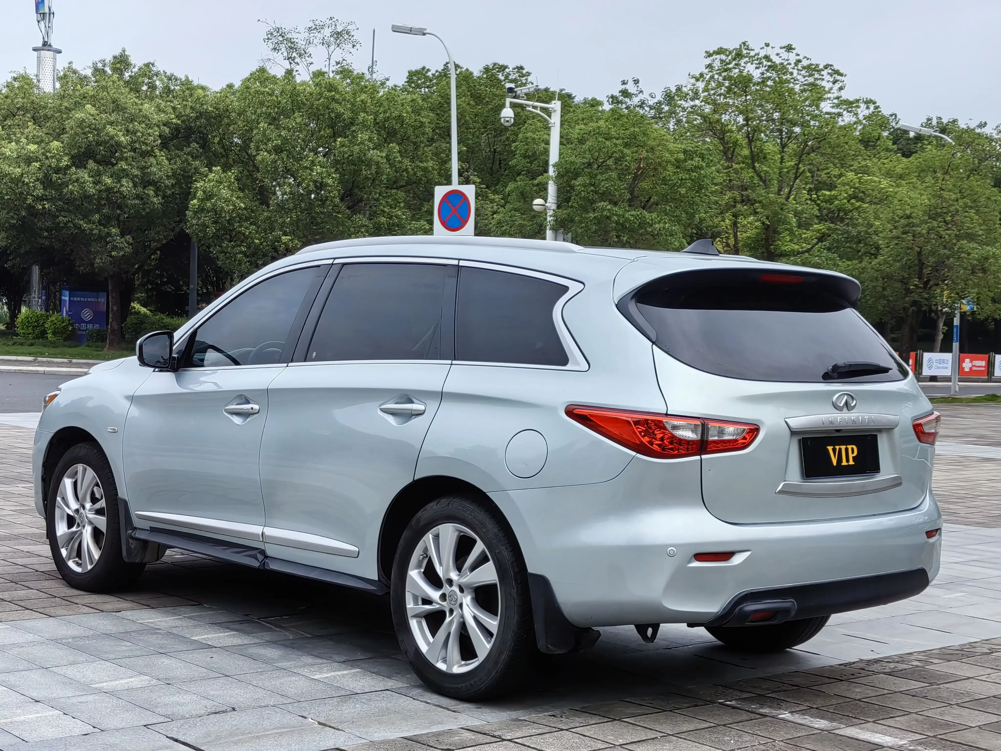 Infiniti JX