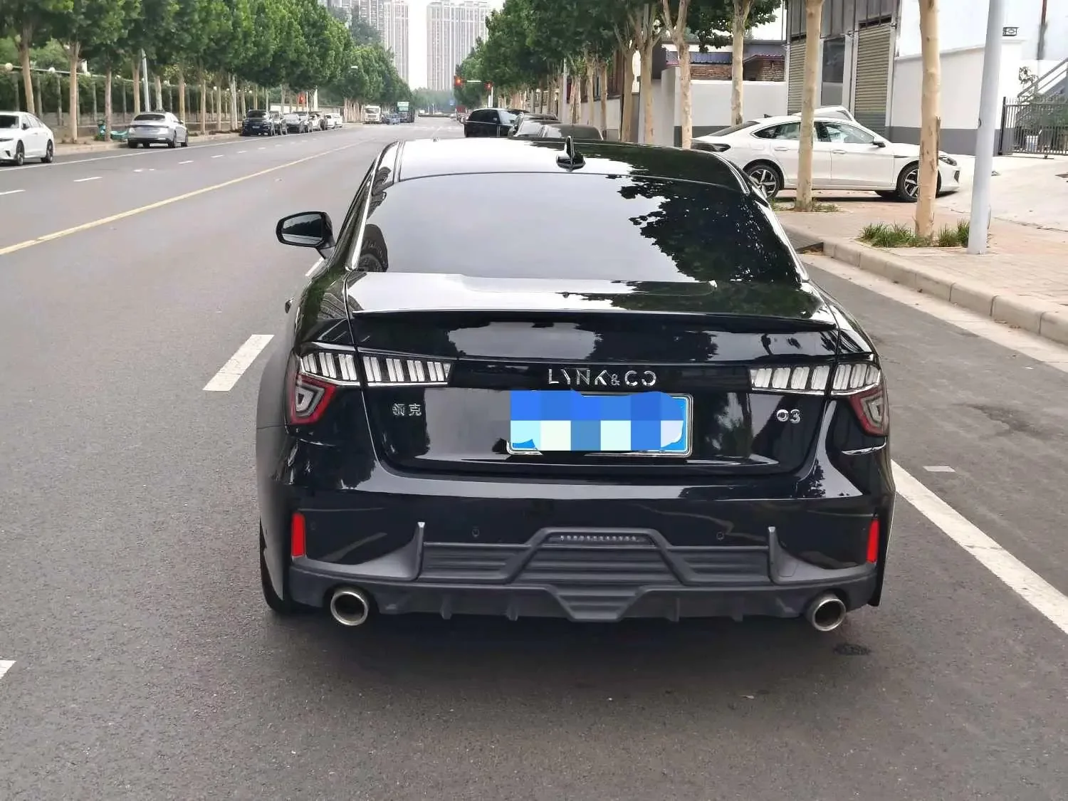 Lynk & Co 03