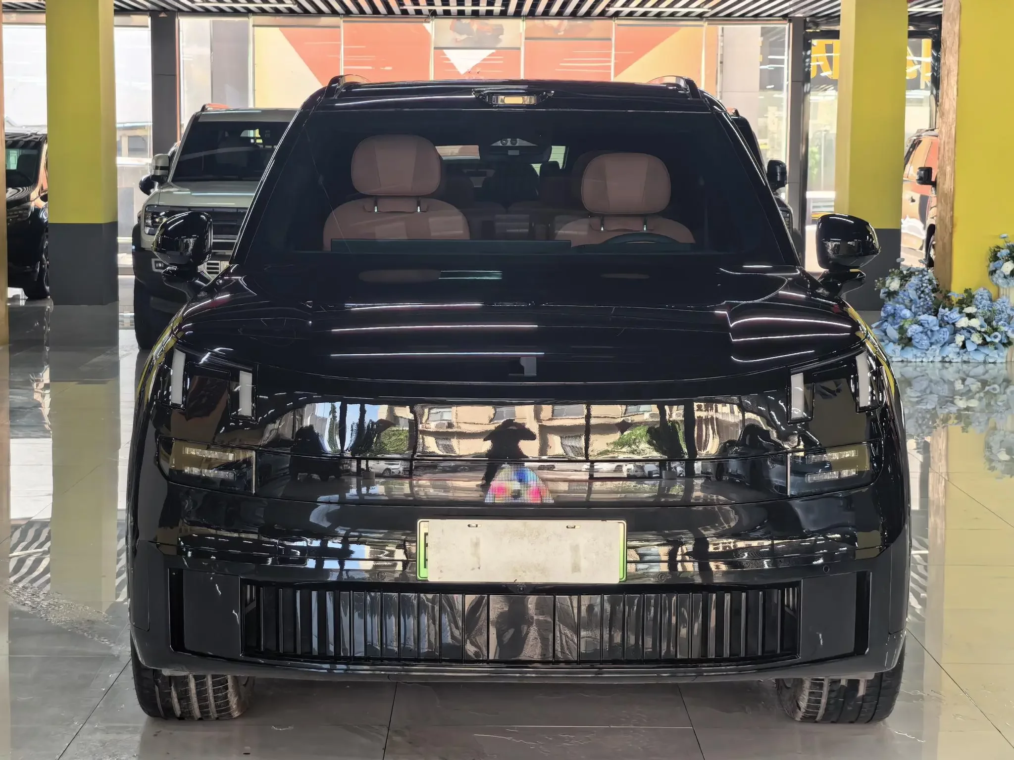 Lynk & Co 900