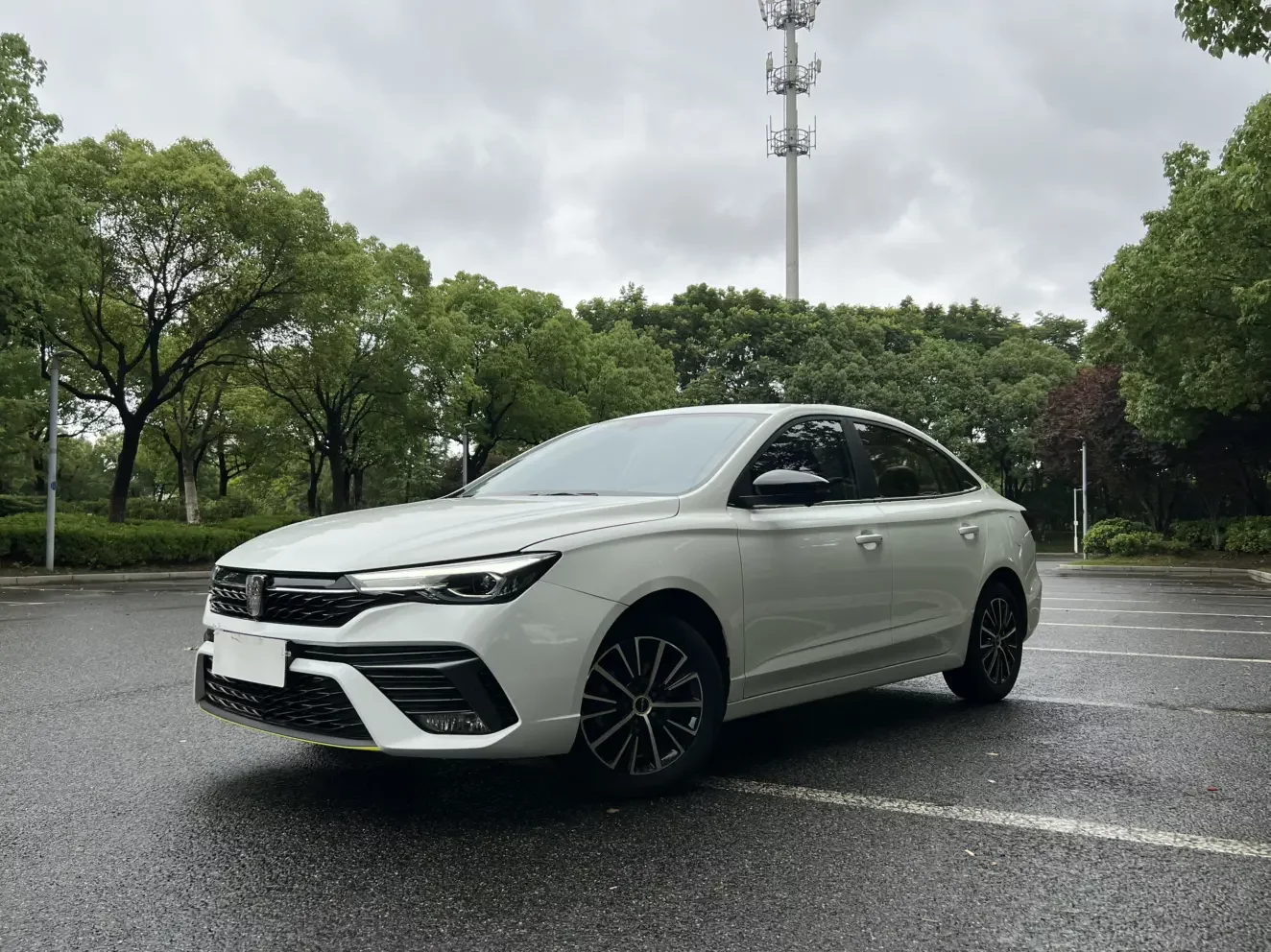 Roewe i5