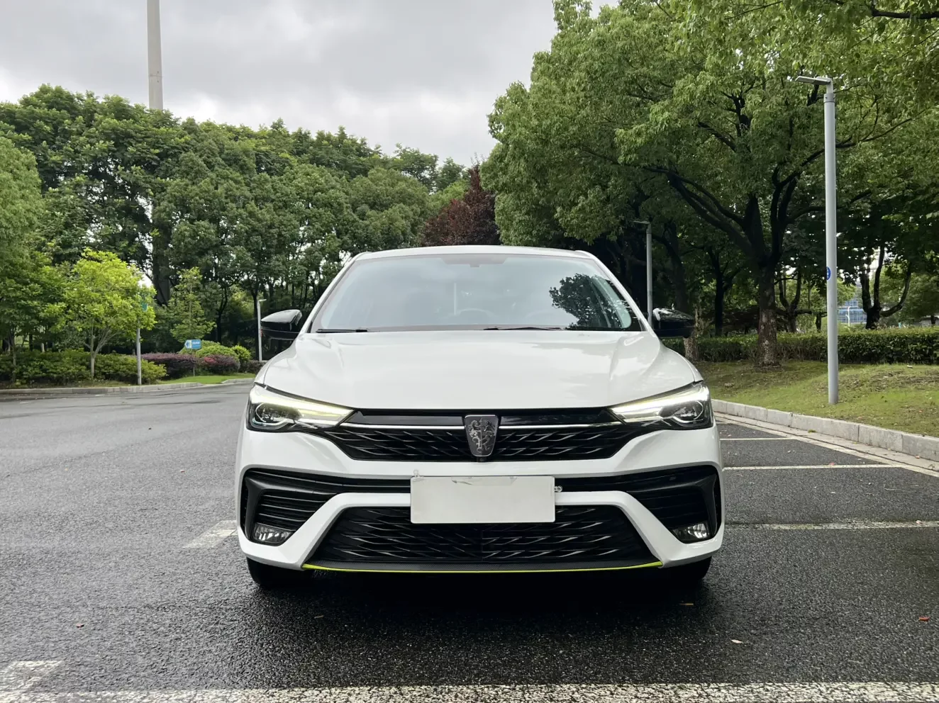 Roewe i5
