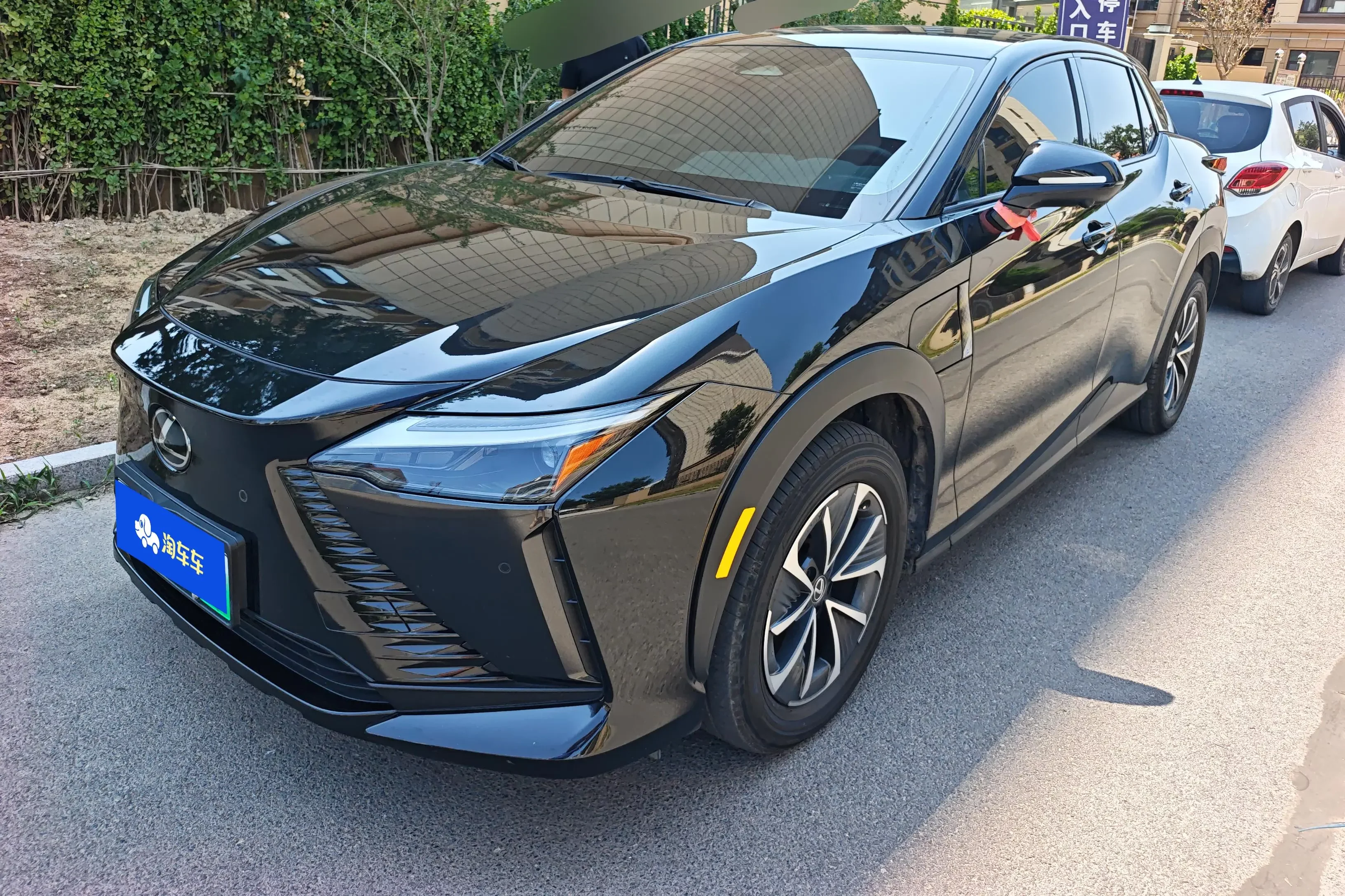 Lexus RZ