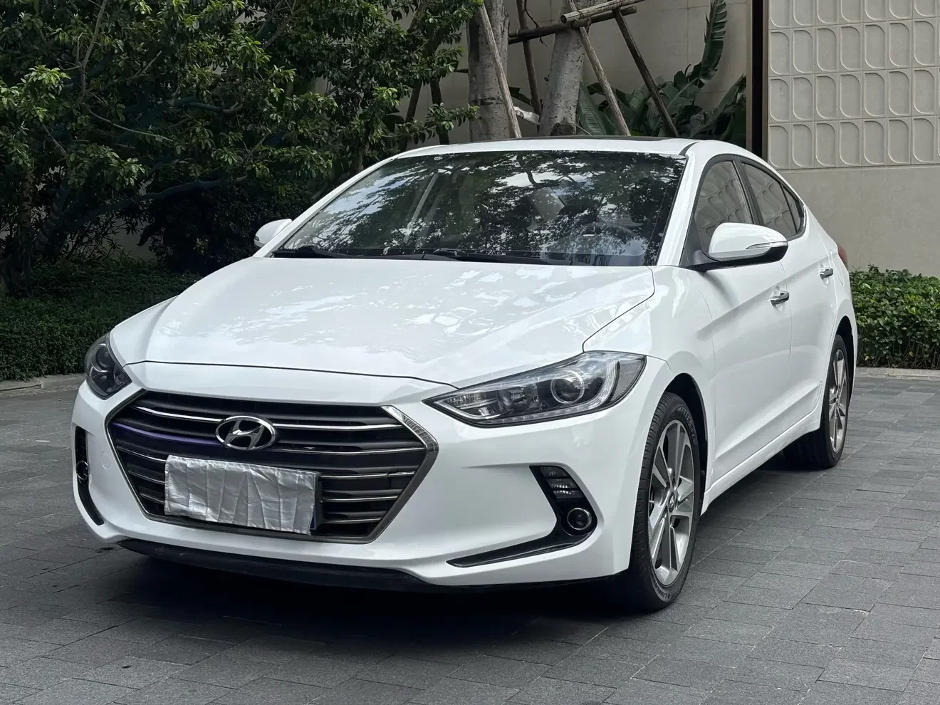 Hyundai lead