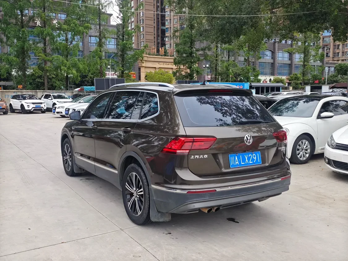 Volkswagen Tiguan L