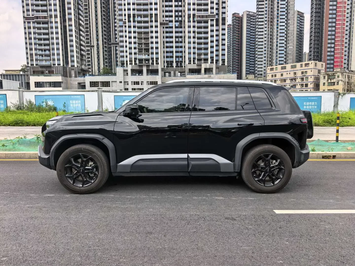 BYD Leopard Titanium 3
