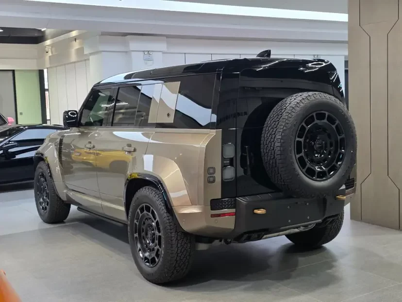 Land Rover guard