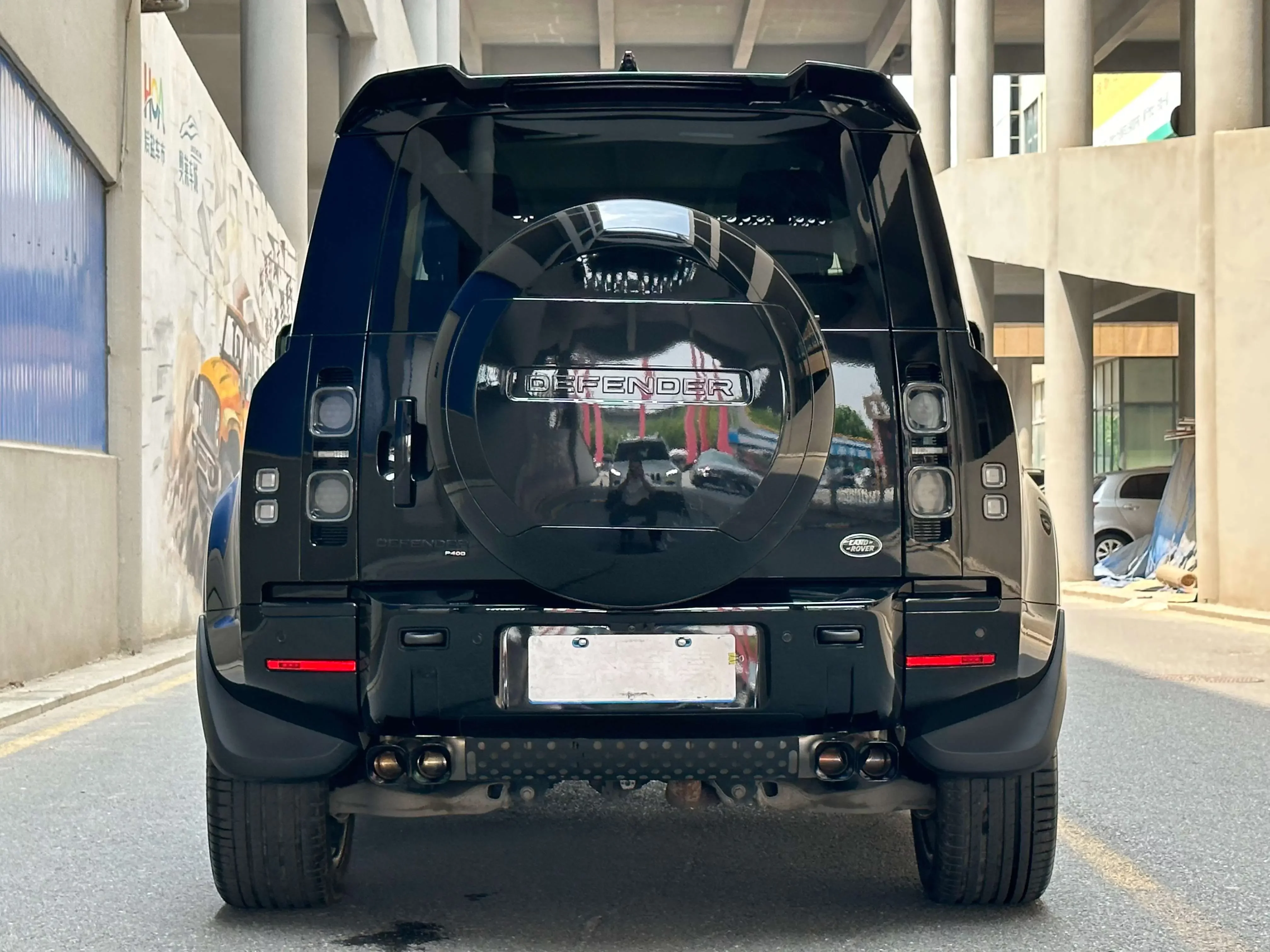 Land Rover guard