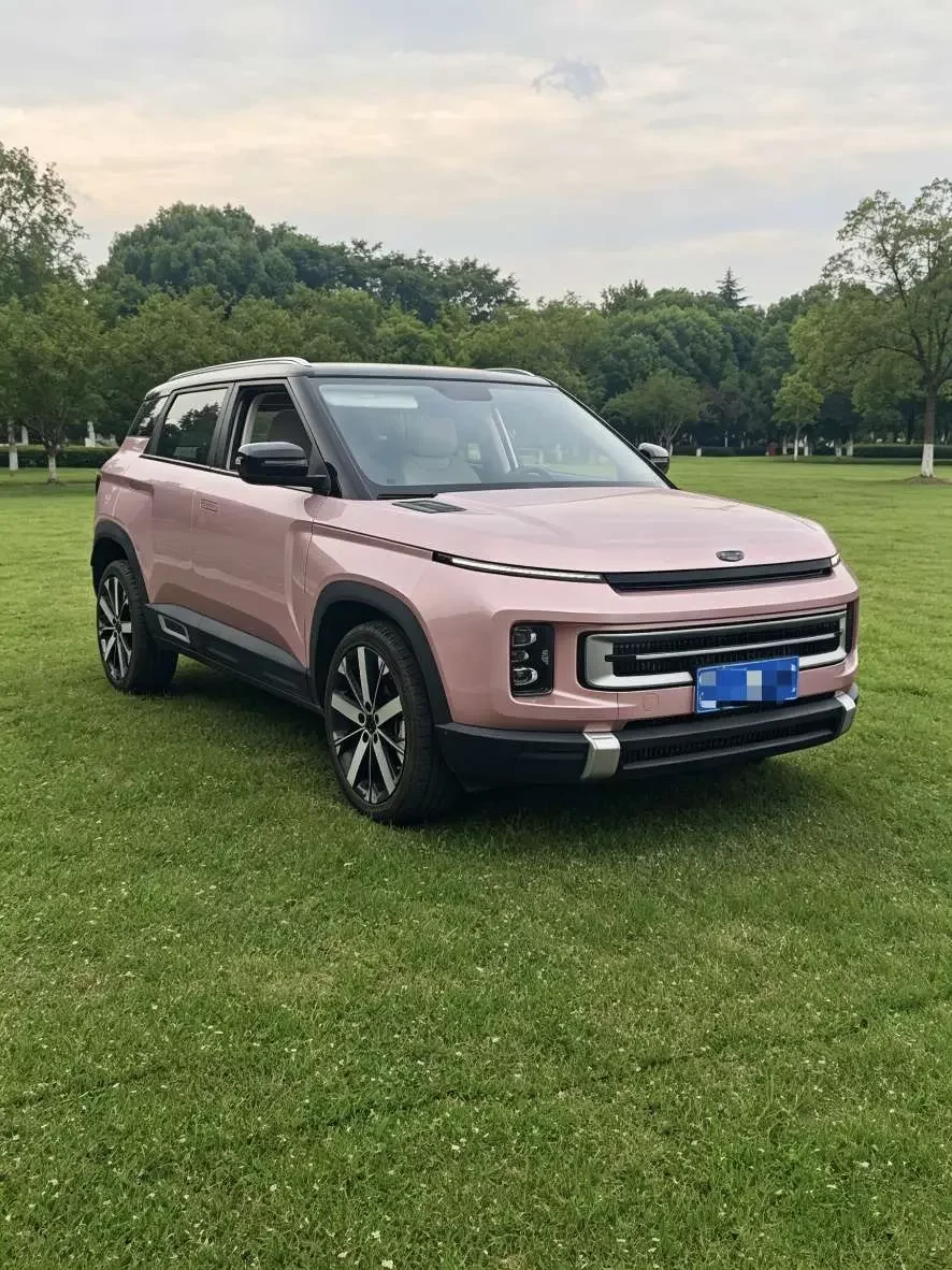Geely ICON